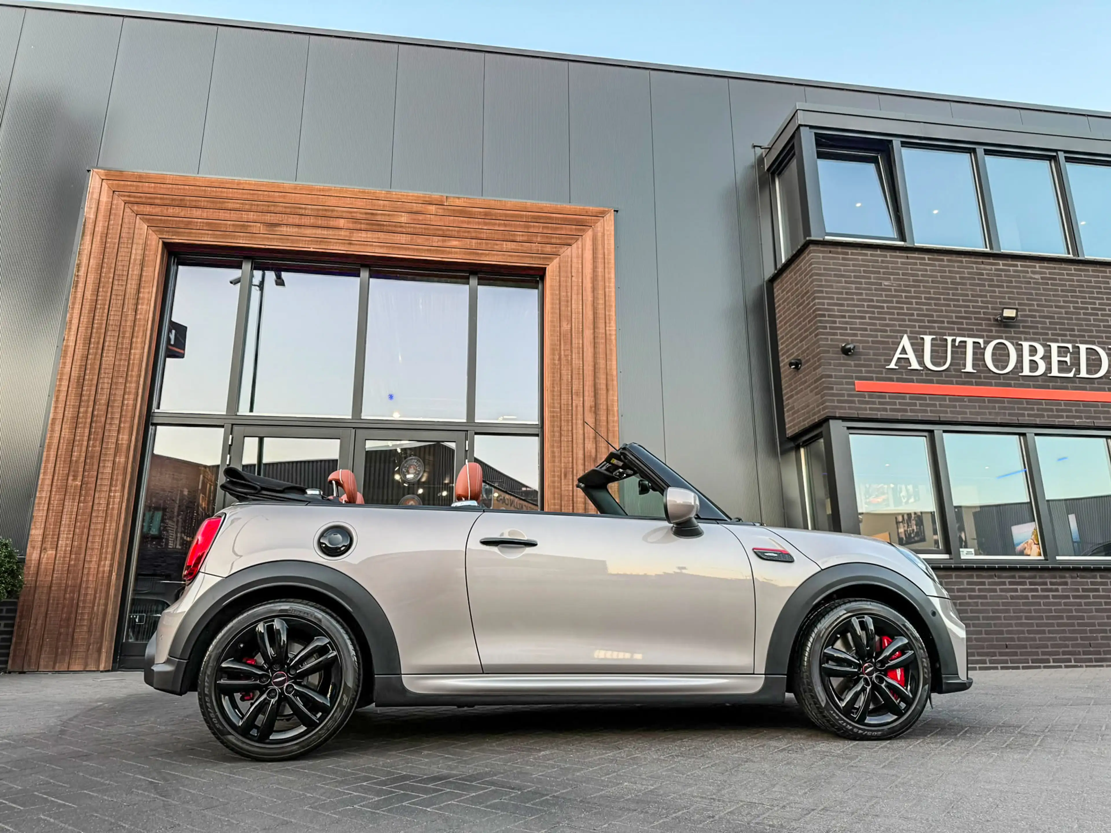 MINI John Cooper Works Cabrio 2.0 JCW Pack F1 aut Rooftopgrey/Bruin leer/Camera/ — photo 19
