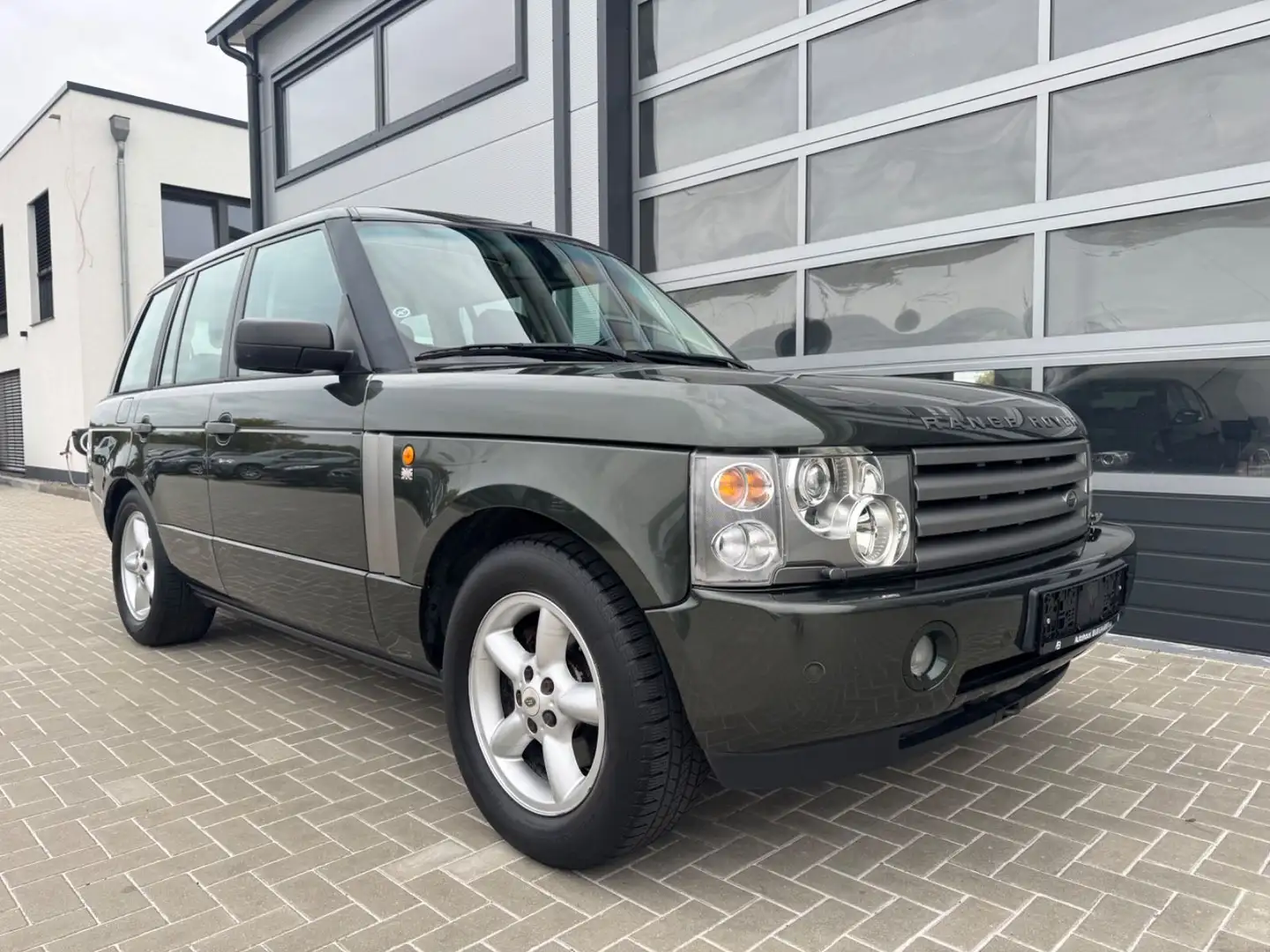 Land Rover Range Rover V8 LEDER MEMORY XENON AHK 2. HAND Grün - 1