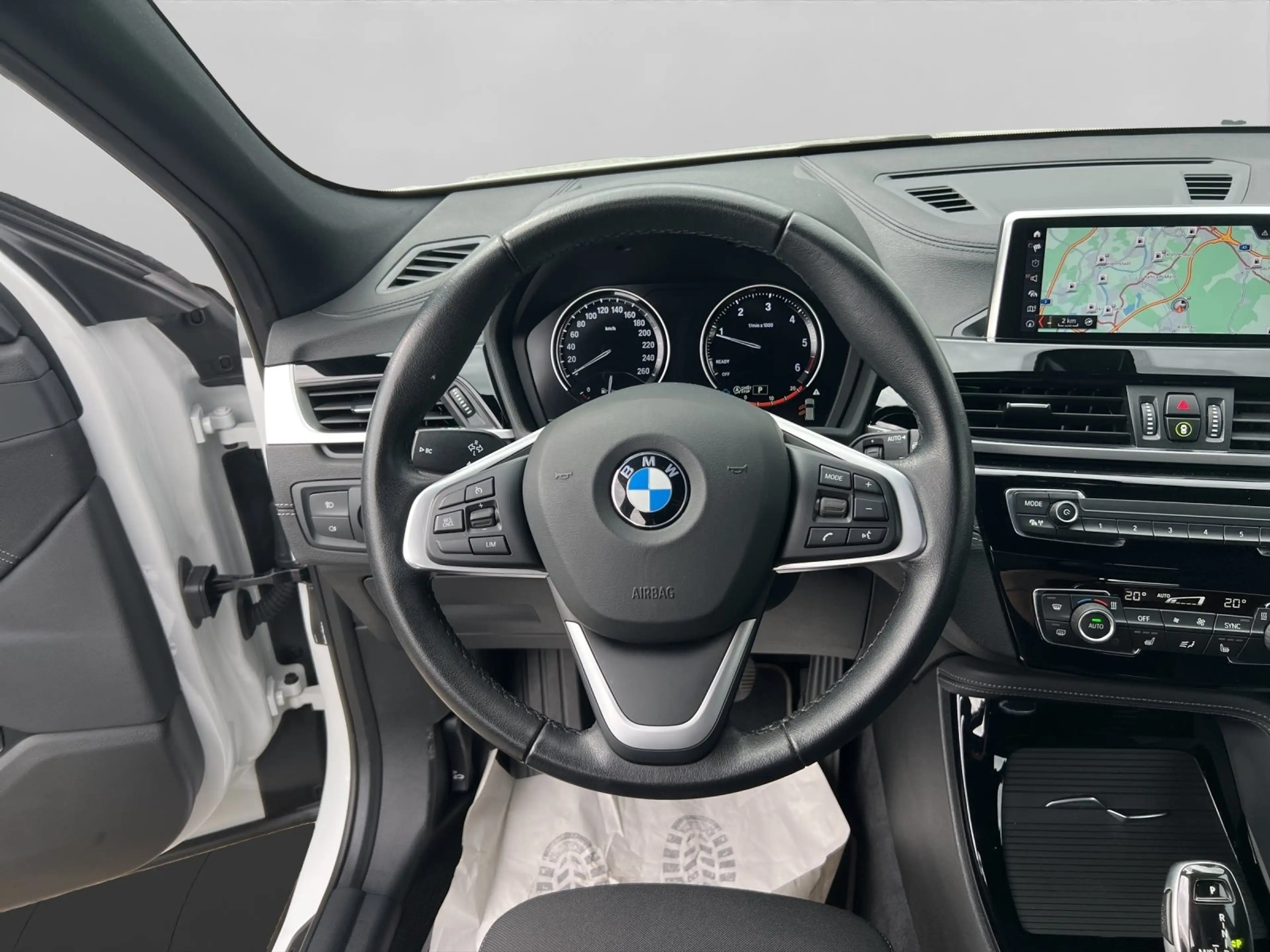 BMW X2 sDrive18d Navi Tempomat AHK — photo 10