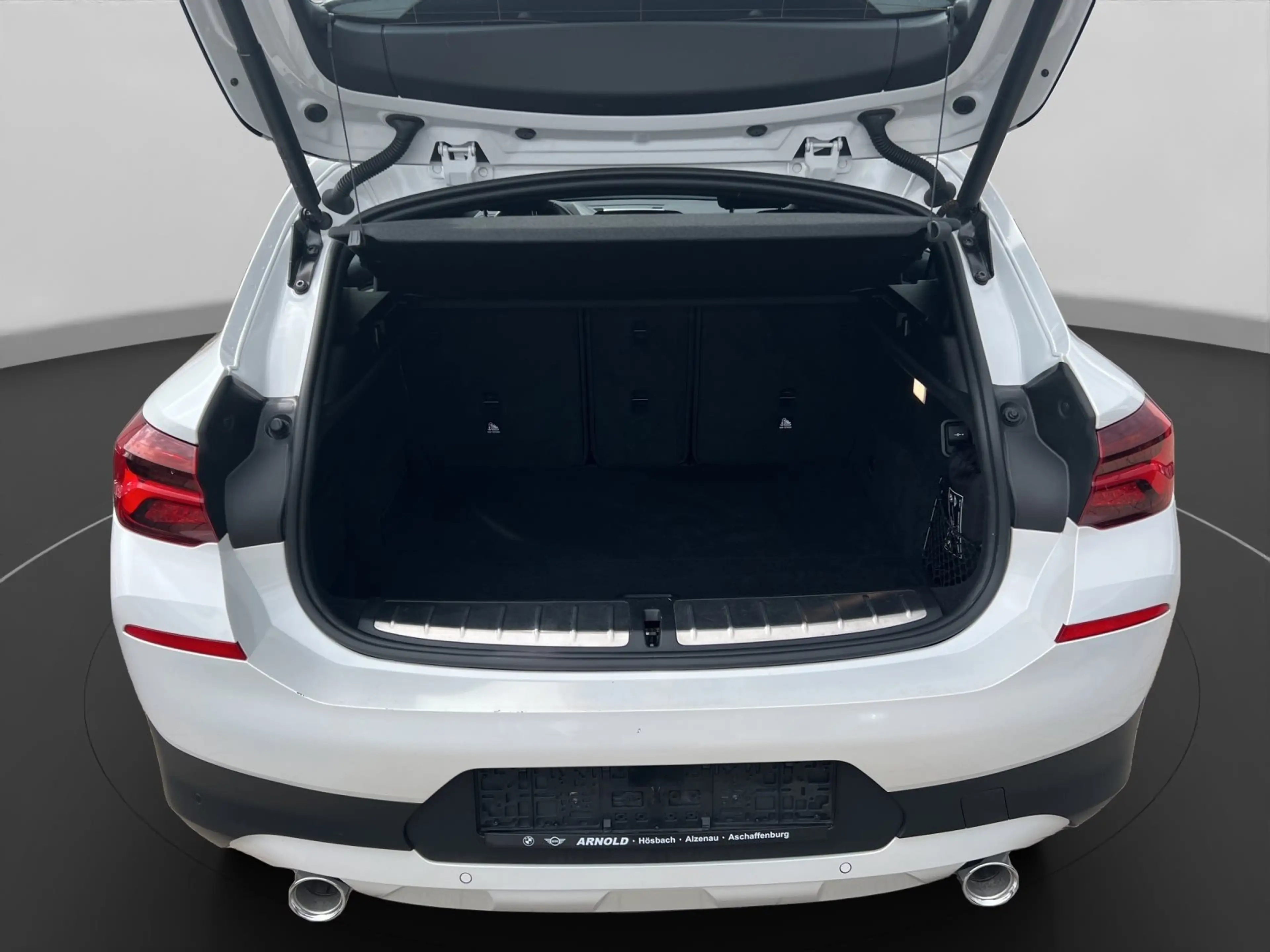 BMW X2 sDrive18d Navi Tempomat AHK — photo 13