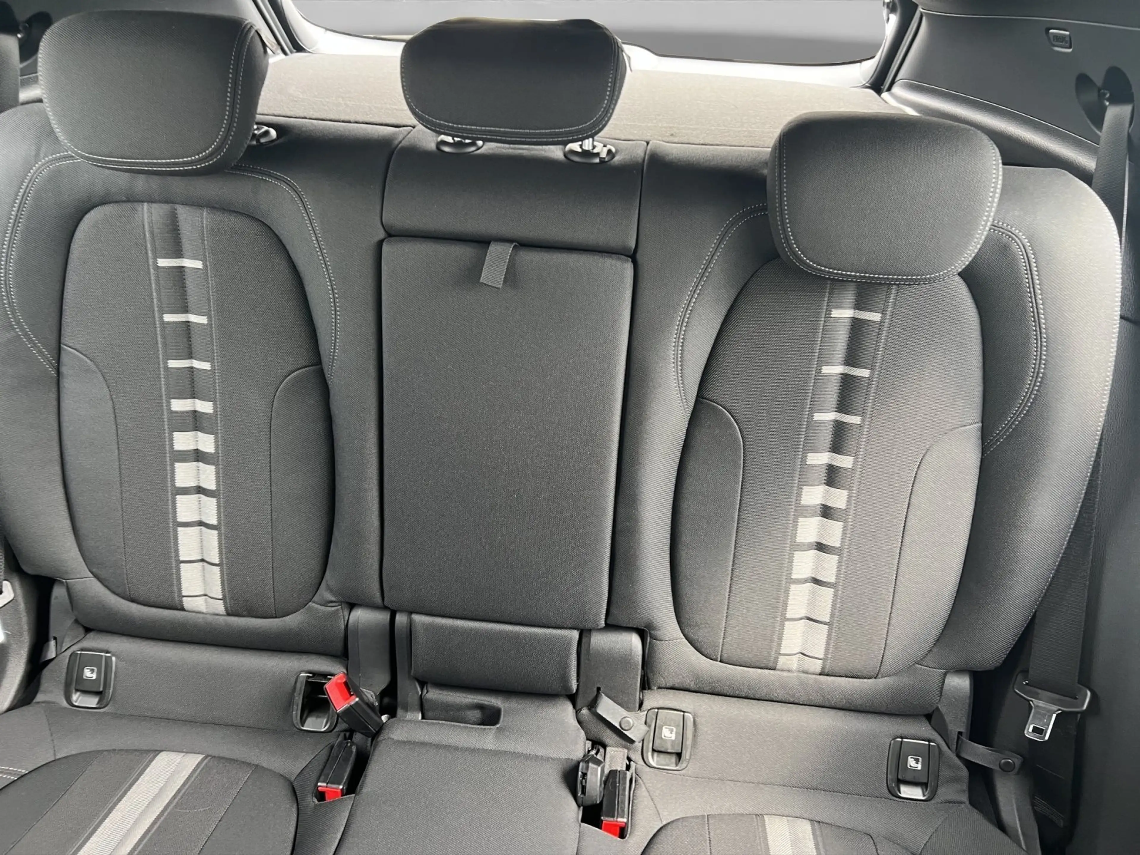 BMW X2 sDrive18d Navi Tempomat AHK — photo 8