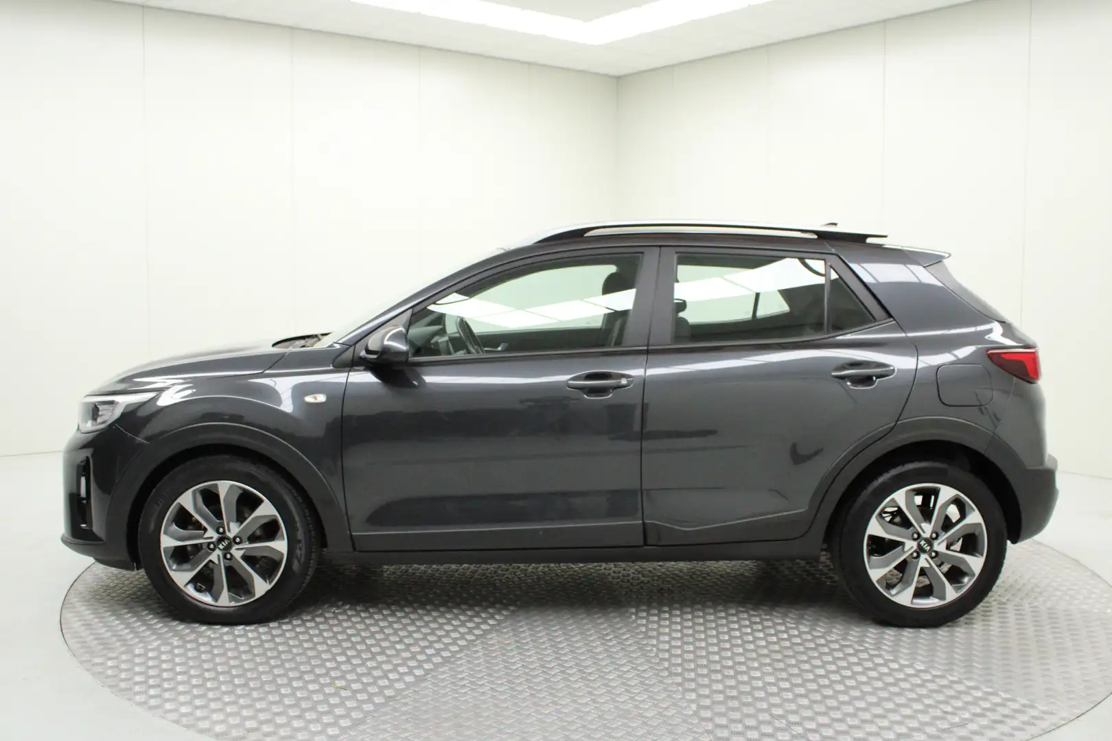 Kia Stonic 1.0 T-GDi DynamicLine | Automaat | Camera / Carpla Grau - 2