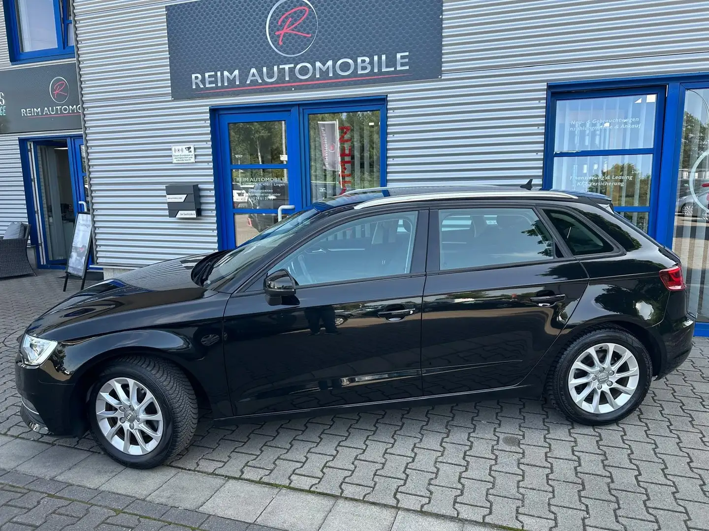 Audi A3 Sportback 1.4TFSI "Attraction" *NAVI*XENON*SHZ*KL Noir - 2
