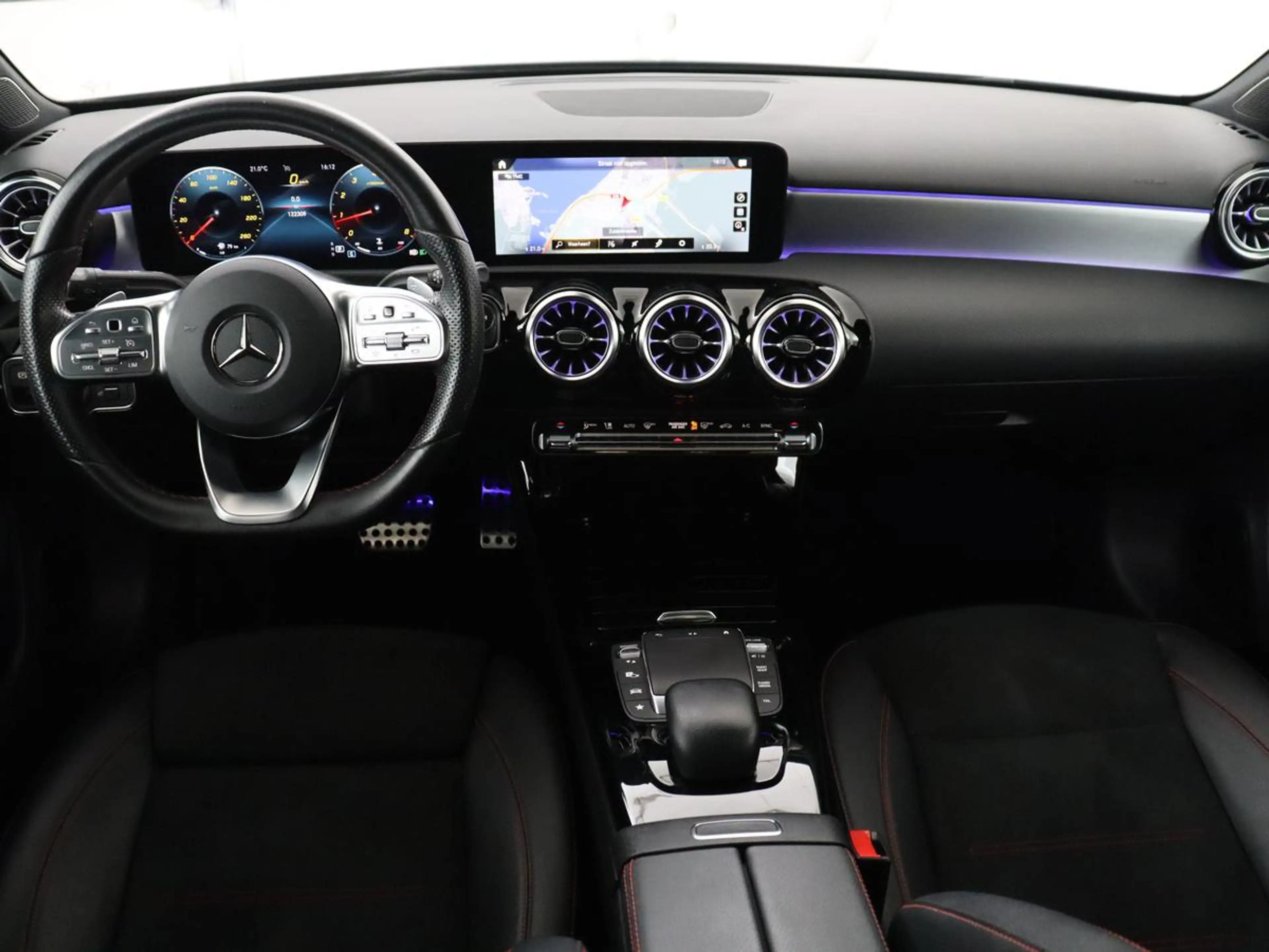 Mercedes-Benz A 200 Business Solution AMG | Trekhaak | Pano. Dak | Cam — photo 3