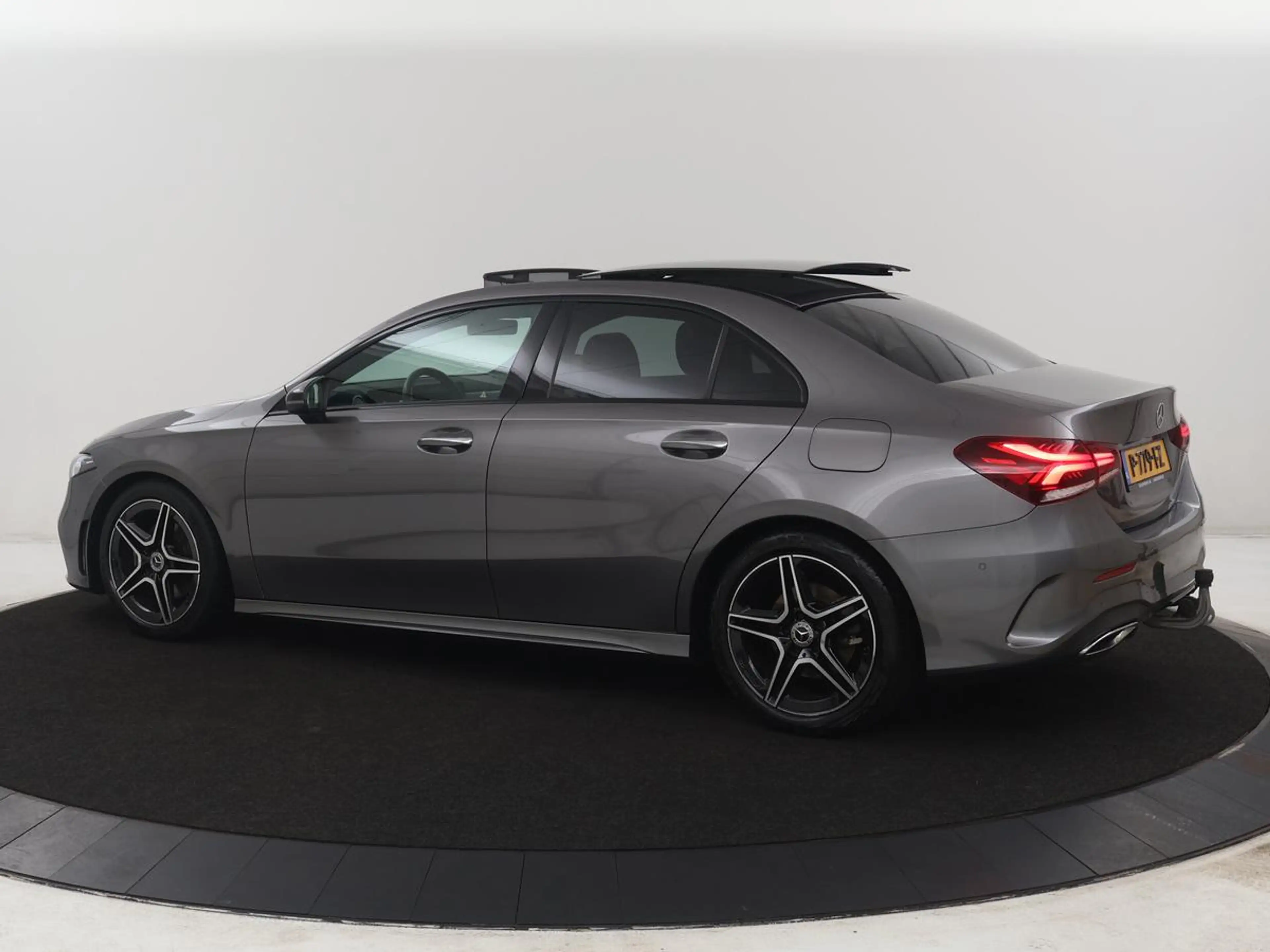Mercedes-Benz A 200 Business Solution AMG | Trekhaak | Pano. Dak | Cam — photo 2