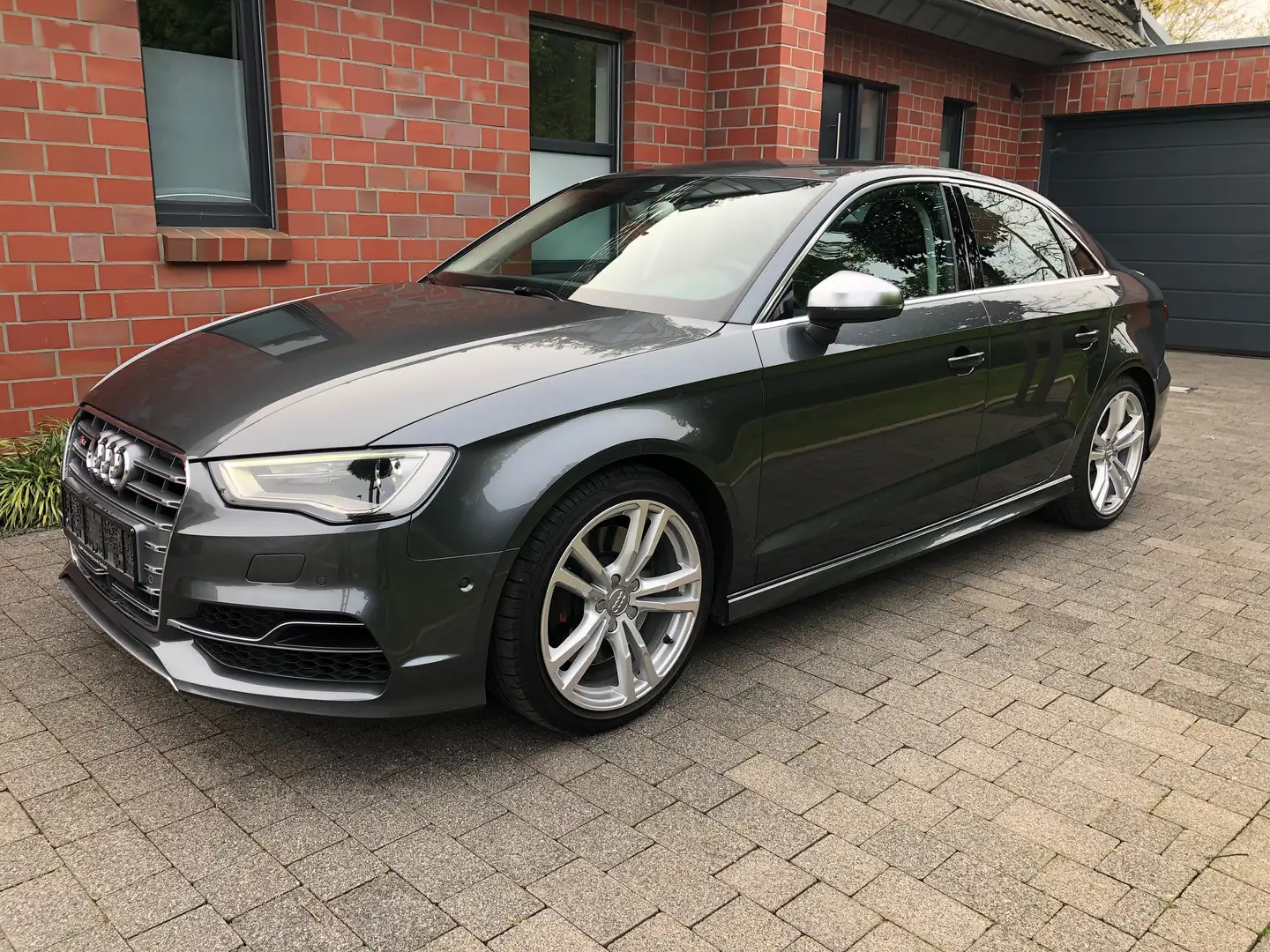 Audi S3 2.0 TFSI quattro scheckheftgepflegt / MwSt. Grau - 1
