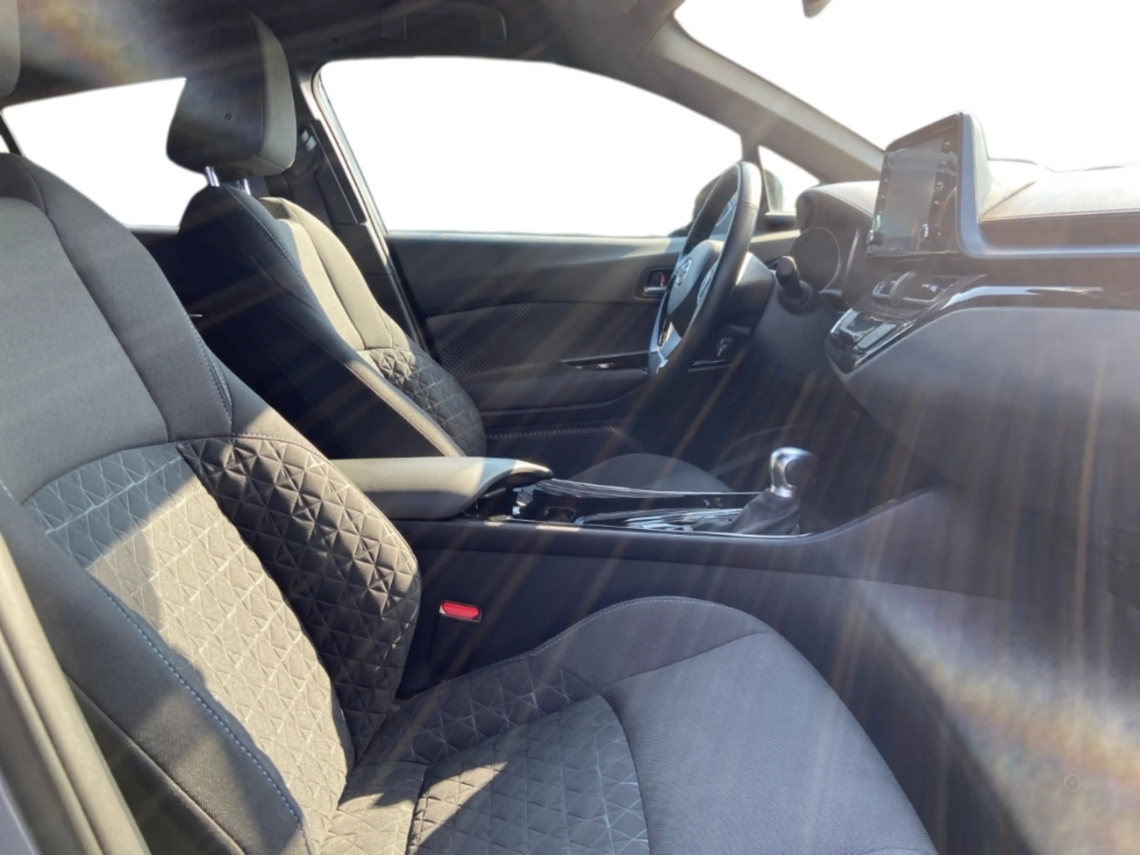 Toyota C-HR 1.8 Hybrid Team D *LED*ACC*CAM*SHZ*SmartKey* — photo 13