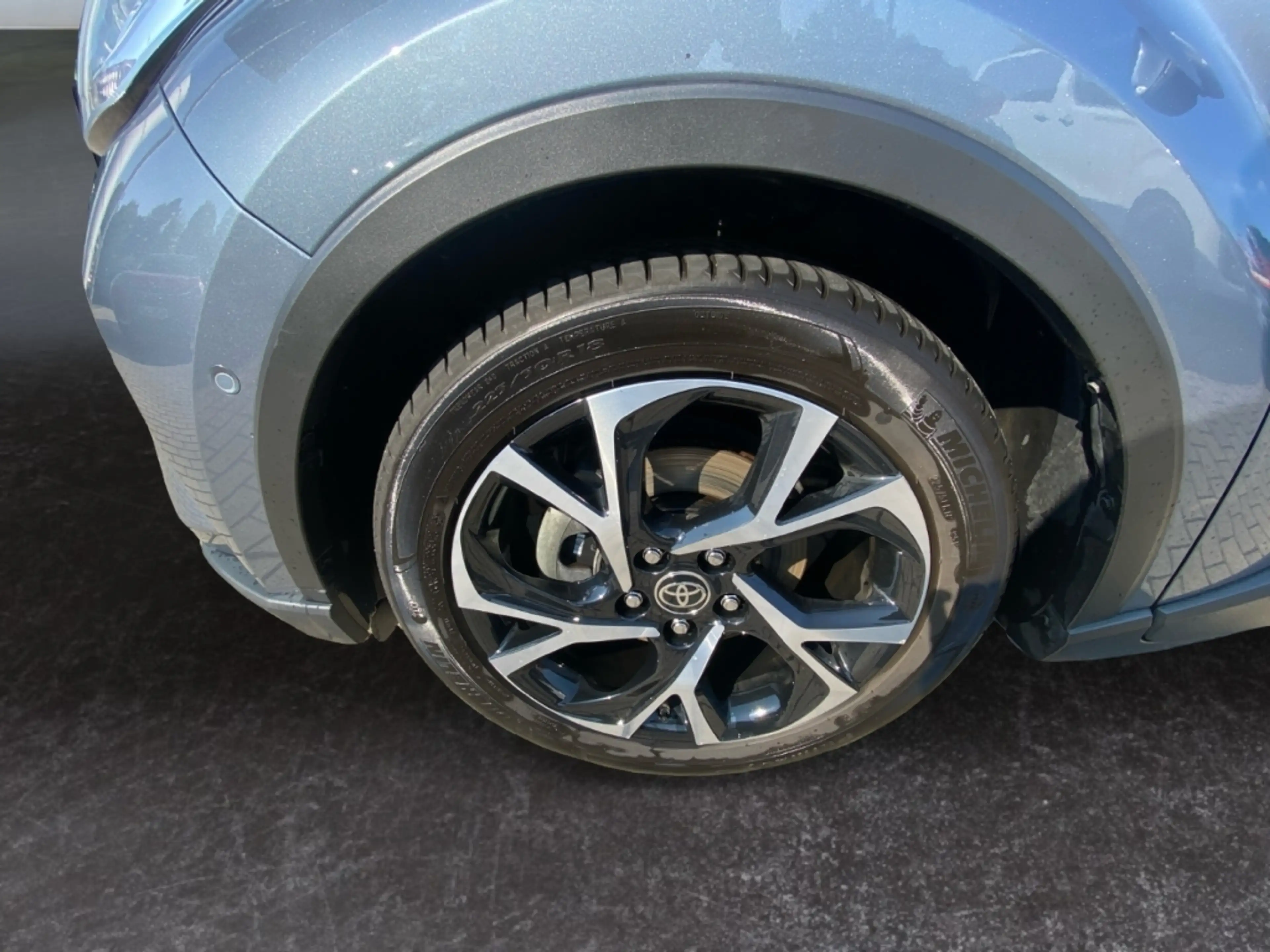Toyota C-HR 1.8 Hybrid Team D *LED*ACC*CAM*SHZ*SmartKey* — photo 11