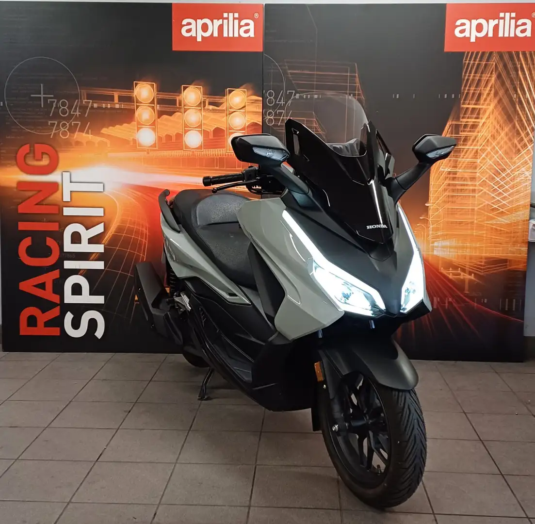 Honda Forza 125 Gris - 1