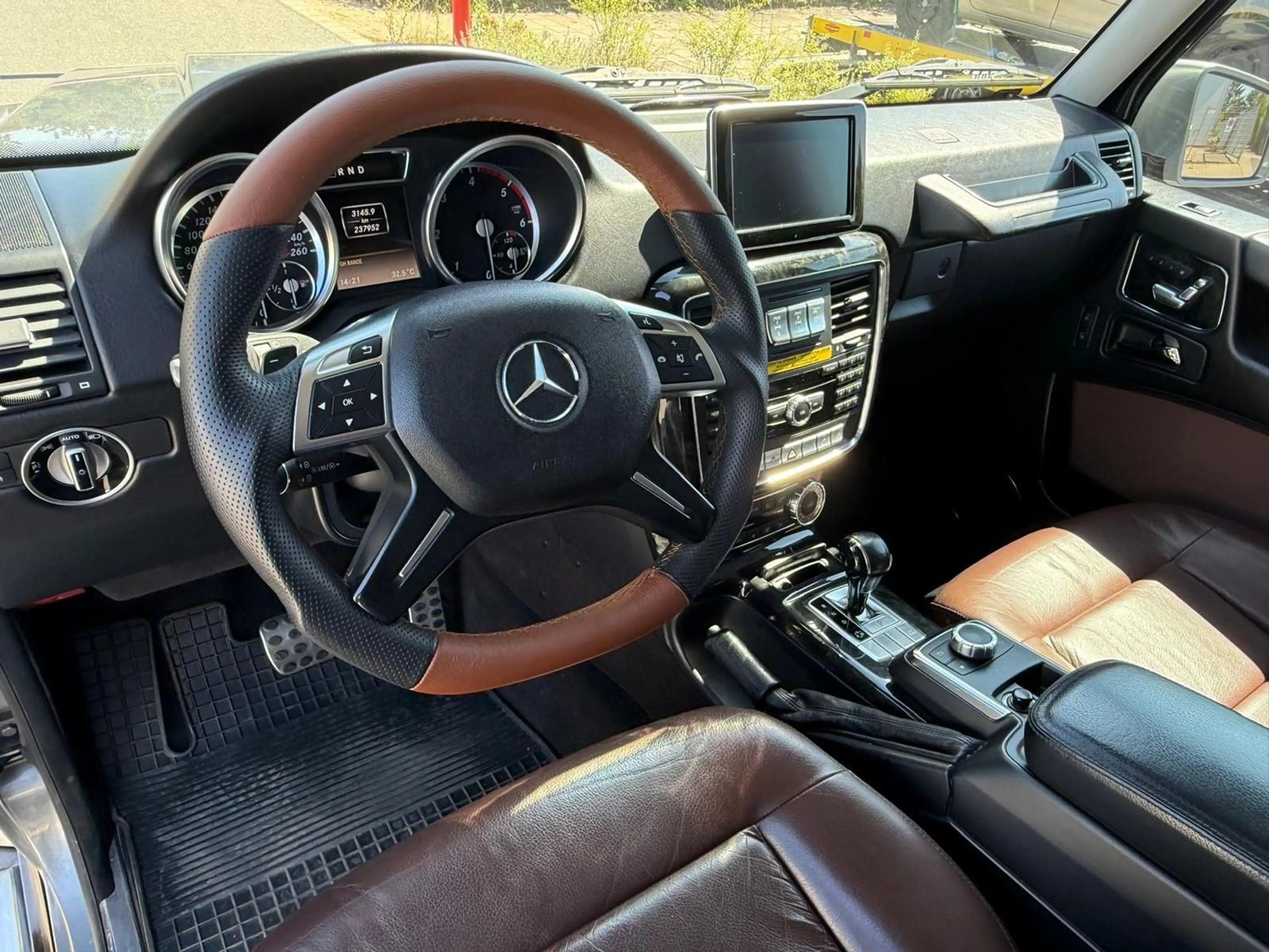 Mercedes-Benz G 350 G 350 BlueTec AMG Line — photo 11