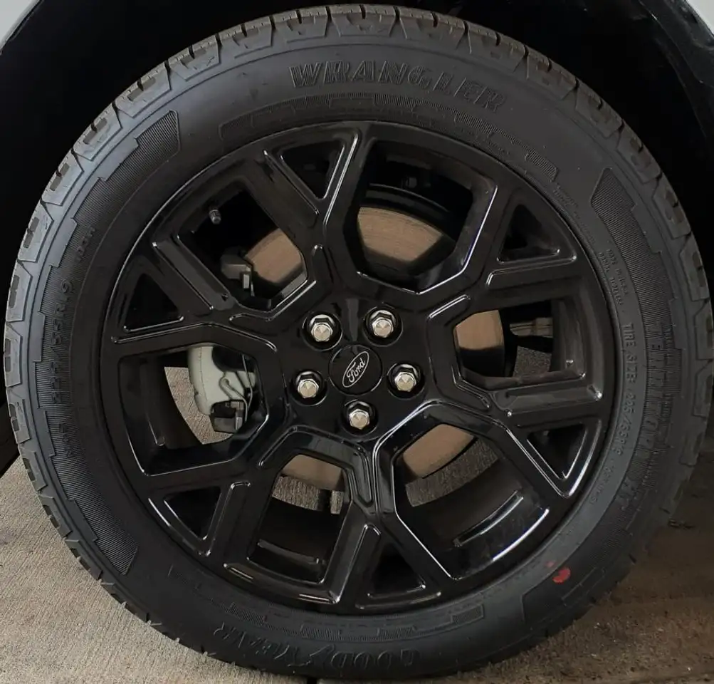 Ford Maverick снимка Ford Maverick