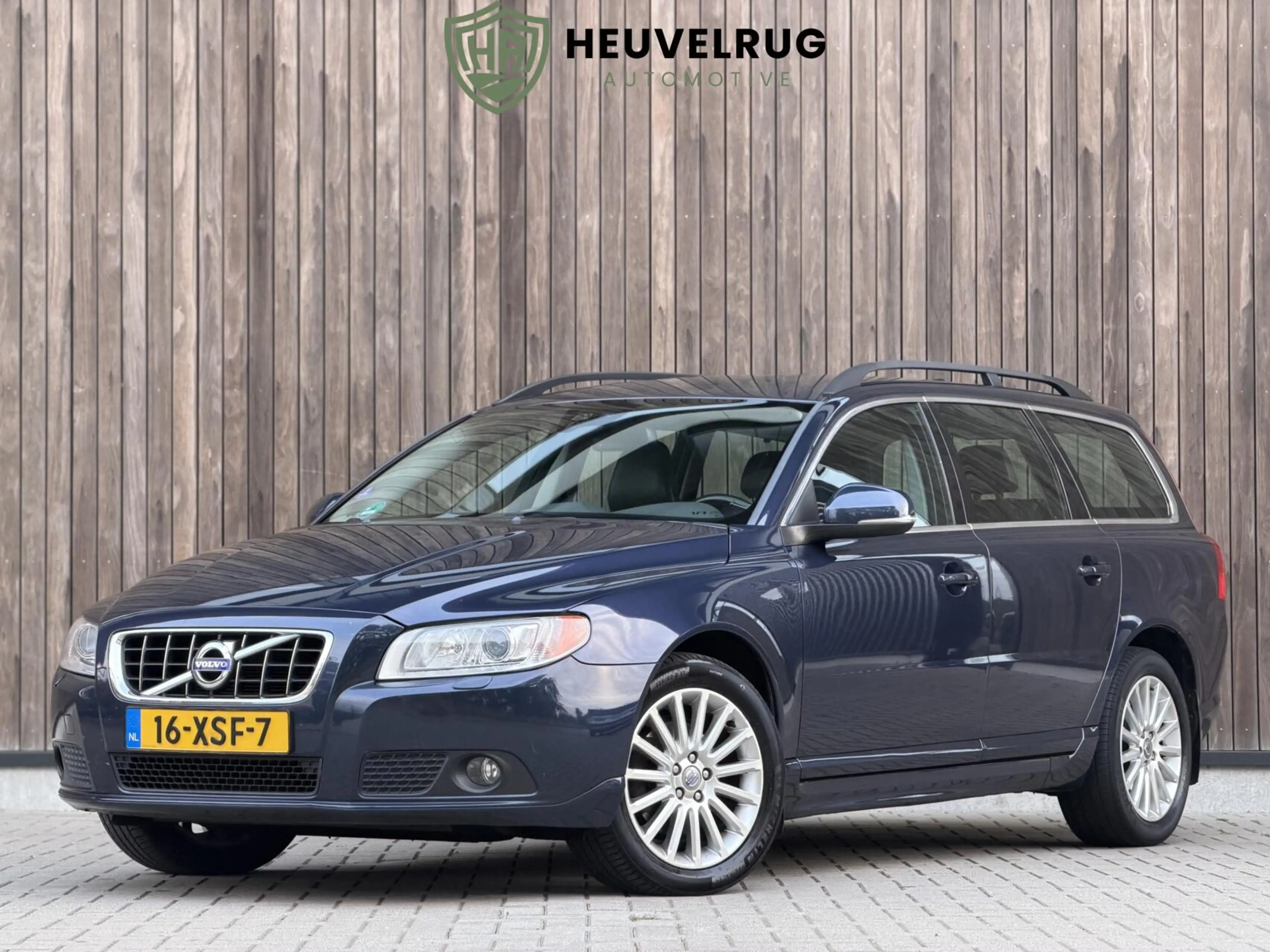 Volvo V70 1.6 T4 Limited Edition | CAMERA | TREKHAAK | DEALE