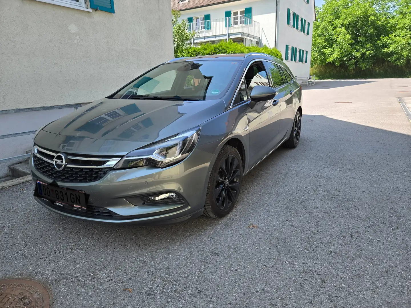 Opel Astra Astra ST 1,6 CDTI Innovation S/S Aut. Innovation Grau - 1