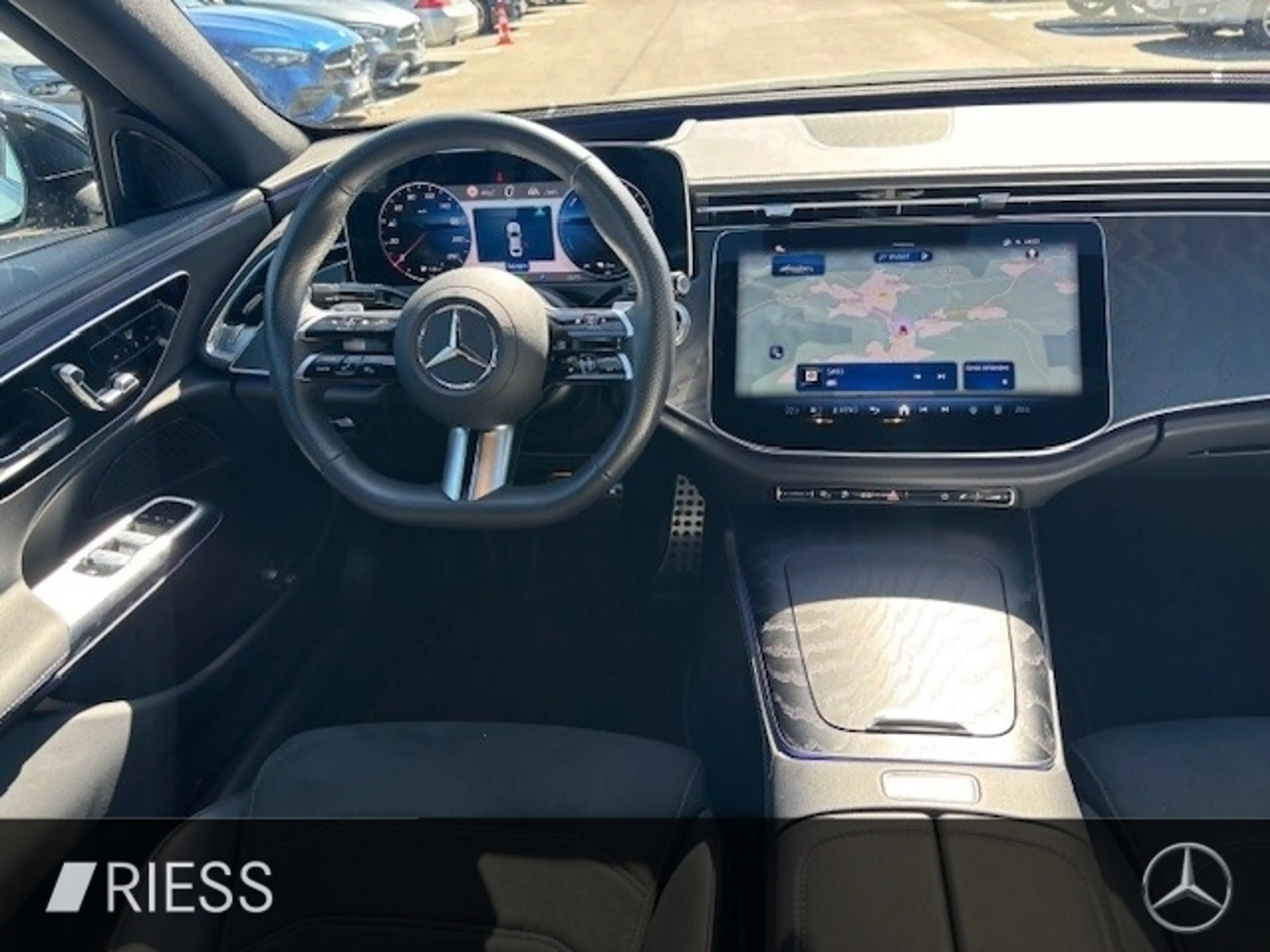 Mercedes-Benz E 400 e 4M AMG Sport Night Distr HUD 360 20" — photo 12