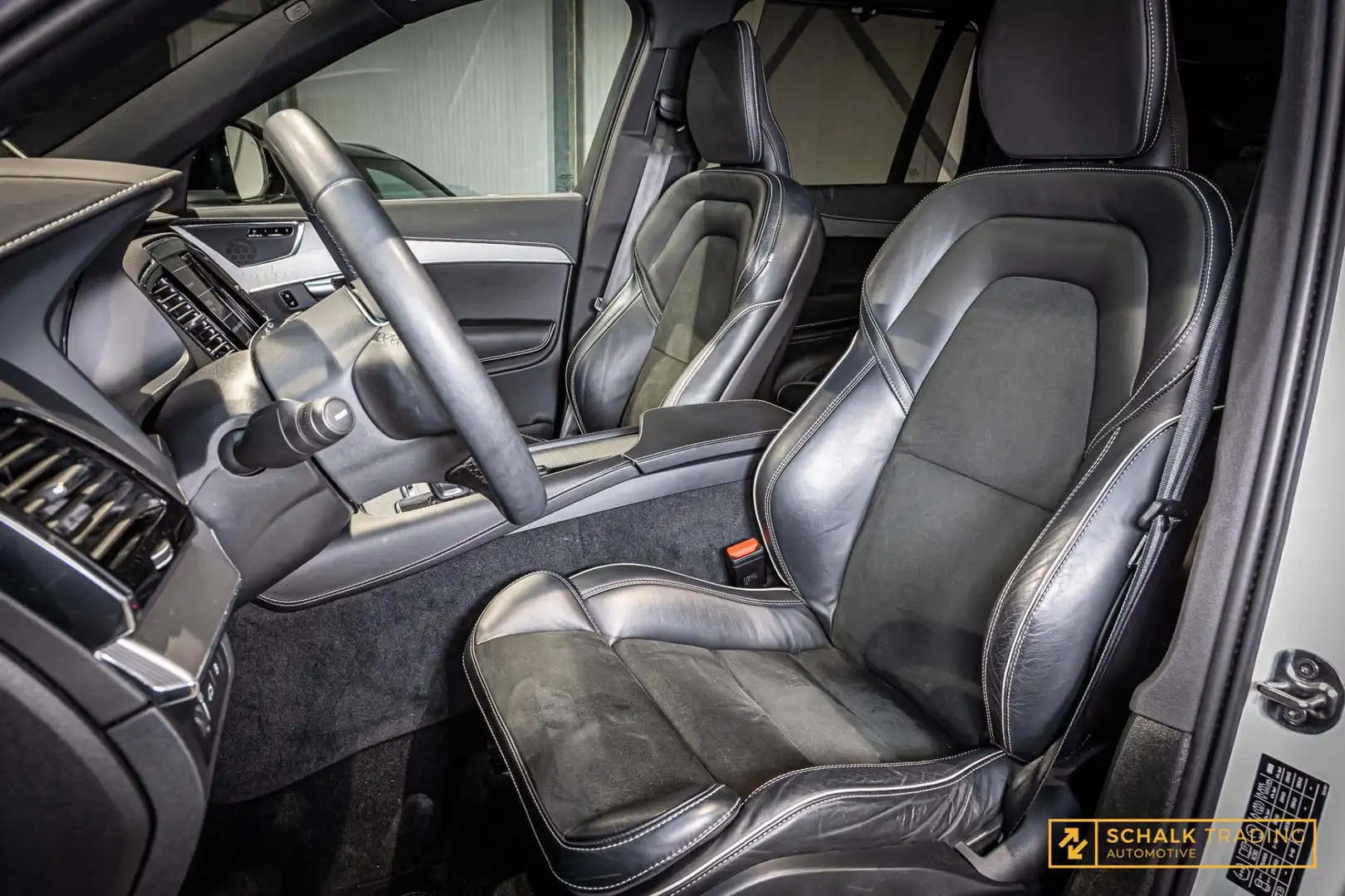 Volvo XC90 2.0 T8 Recharge AWD R-Design|7p|Cam|E-stoel|Pano Bílá - 2