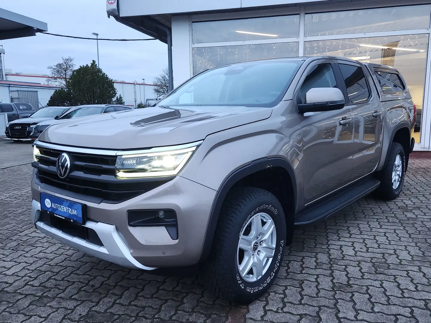 Volkswagen Amarok 2.0 TDI DSG 4M Matrix RFK AHK Navi Clima ACC Beige - 2