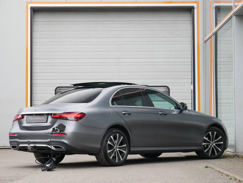 Mercedes-Benz E 300 e PHEV AMG SOH 100% new battery Pano/Matt/AHK/Nappa/360/3D Hifi/ — photo 3