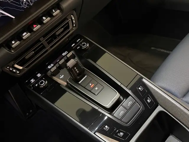 Porsche 911 view 14