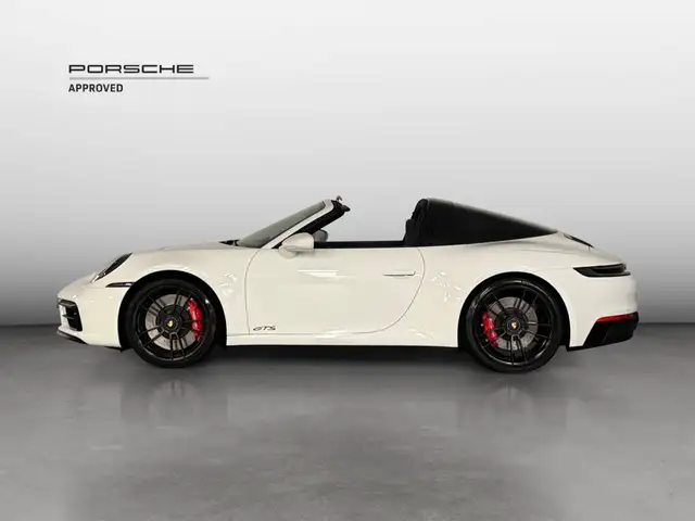 Porsche 911 view 2