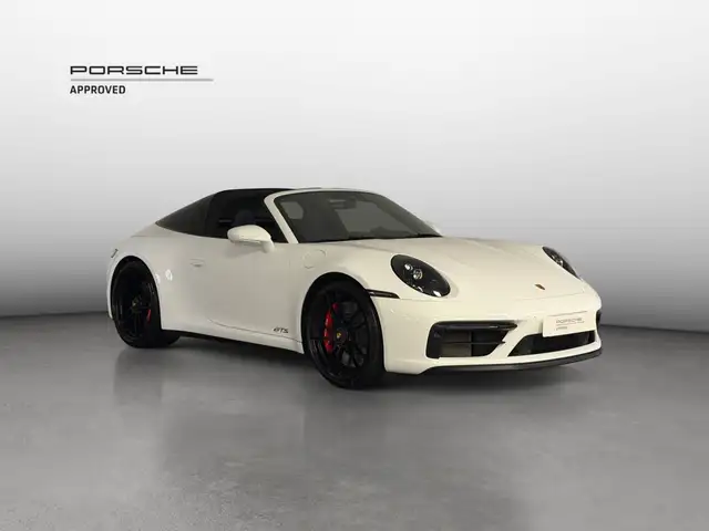 Porsche 911 view 8