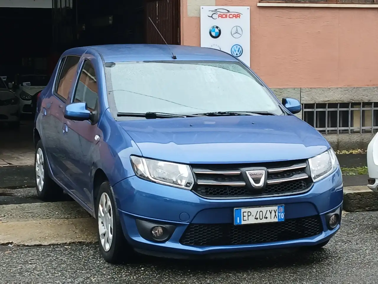 Dacia Sandero 1.2 GPL 75 CV Ambiance — photo 1 of 12