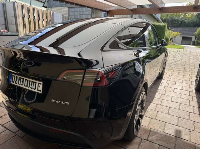 Tesla Model Y Performance Dual Motor AWD, AHK, USS, Matrix-Led