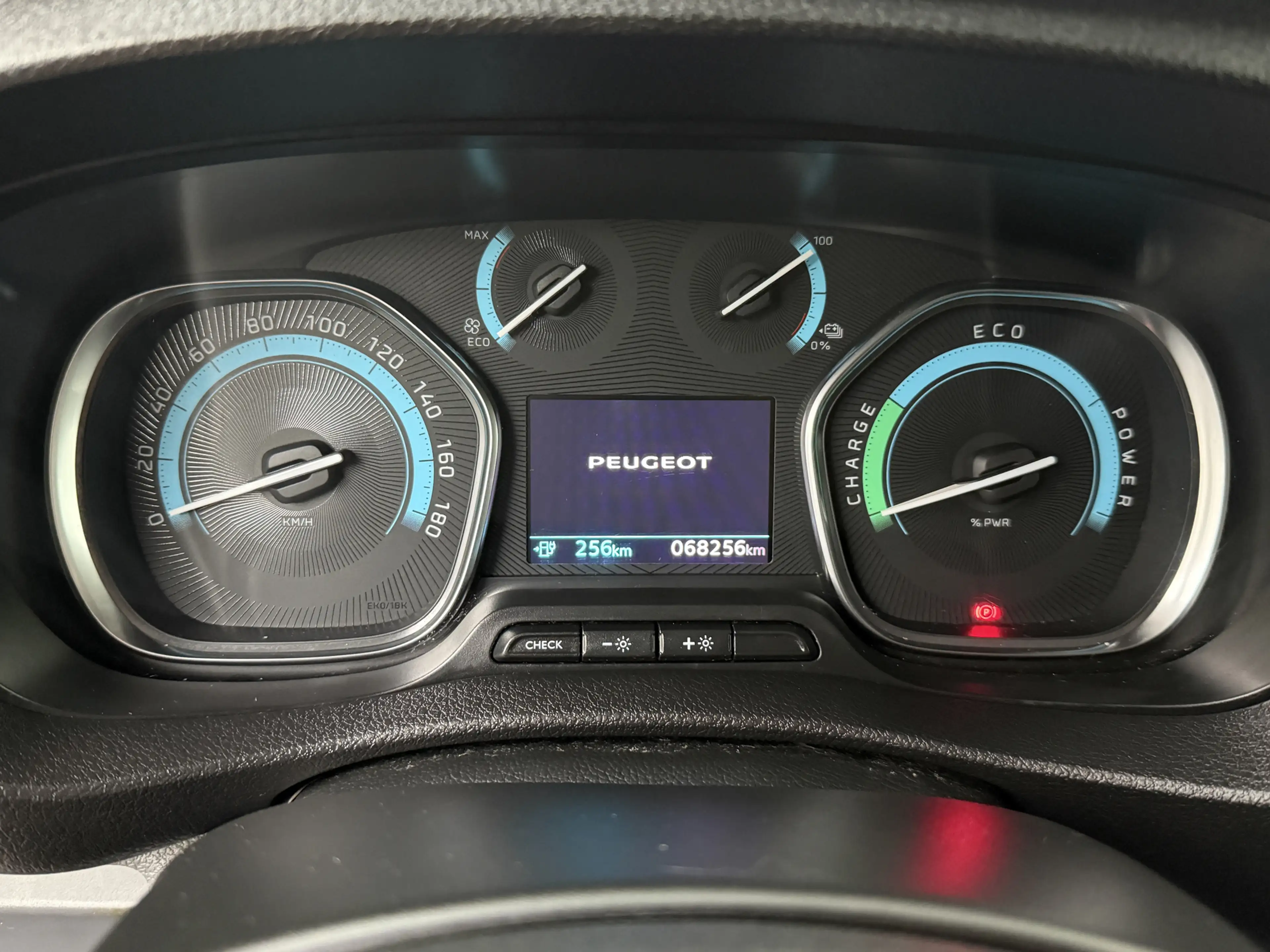Peugeot e-Expert Premium 75 kWh | Elektrisch | Multimedia | Camera — photo 9