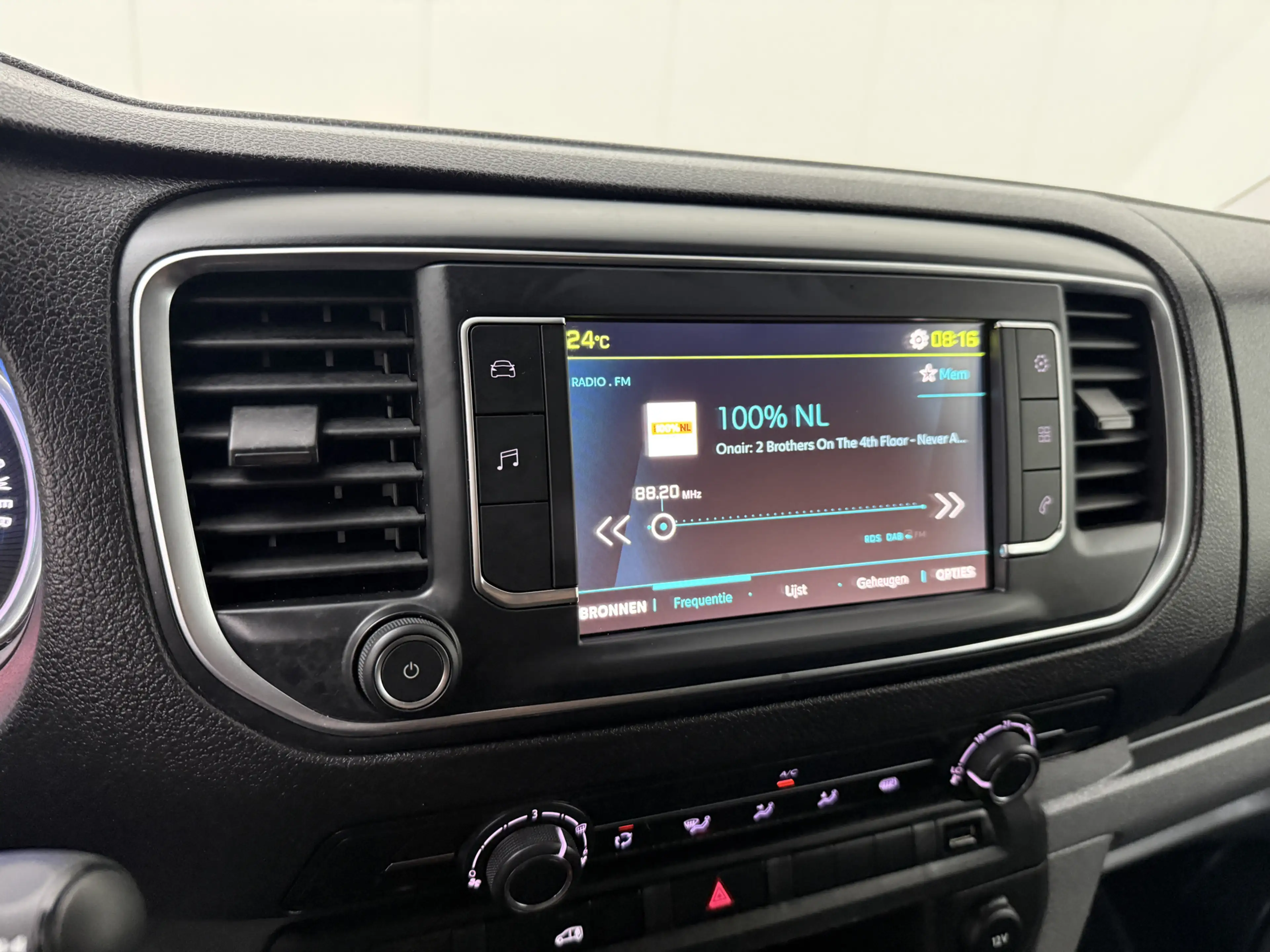 Peugeot e-Expert Premium 75 kWh | Elektrisch | Multimedia | Camera — photo 17