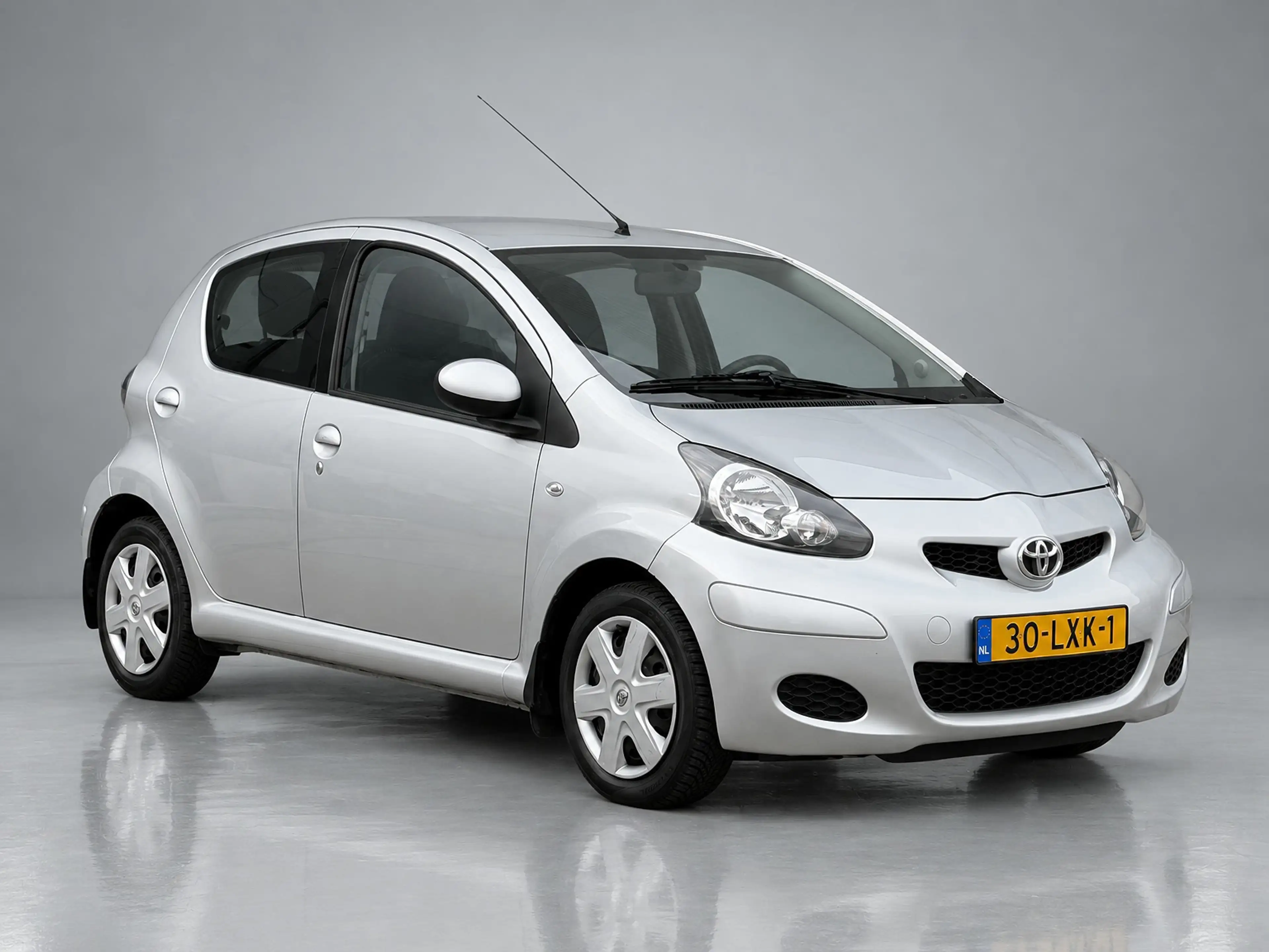Toyota Aygo 1.0-12V Comfort||5-deurs|All-season banden|Airco|N — photo 10
