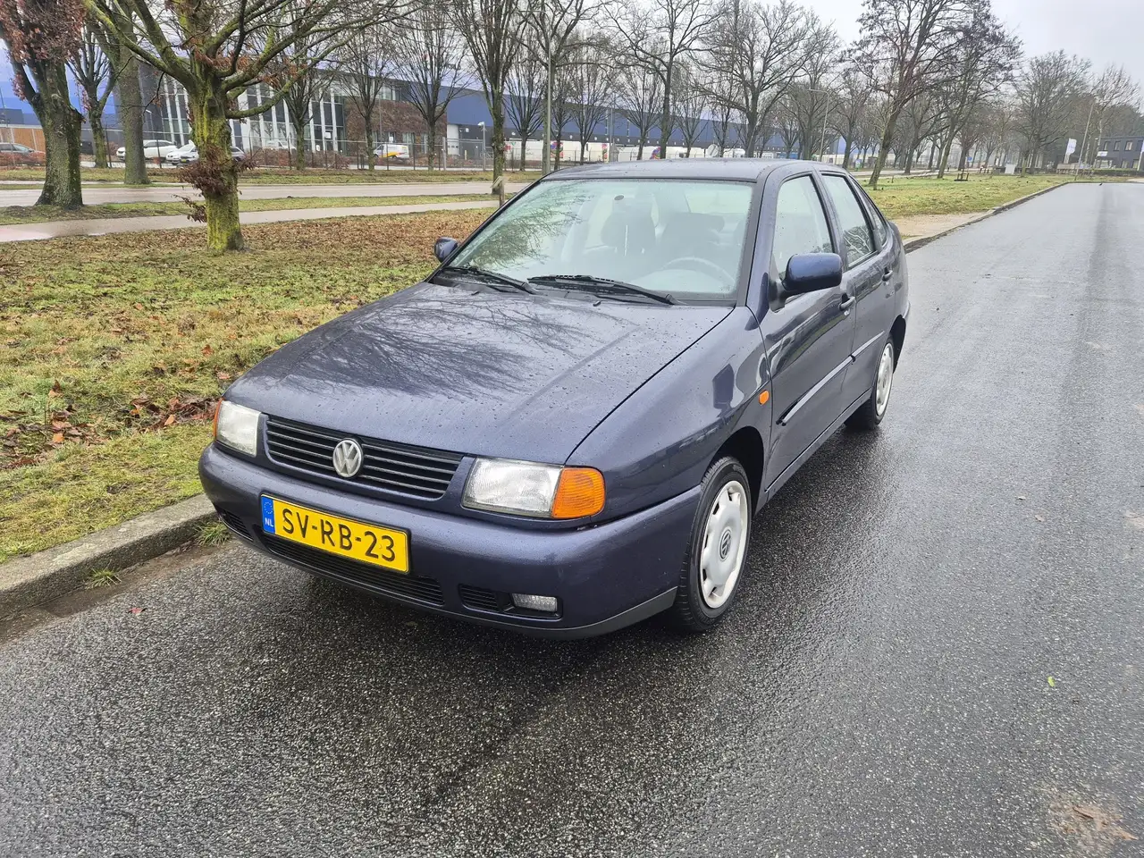 Volkswagen Polo Sedan, foto 1