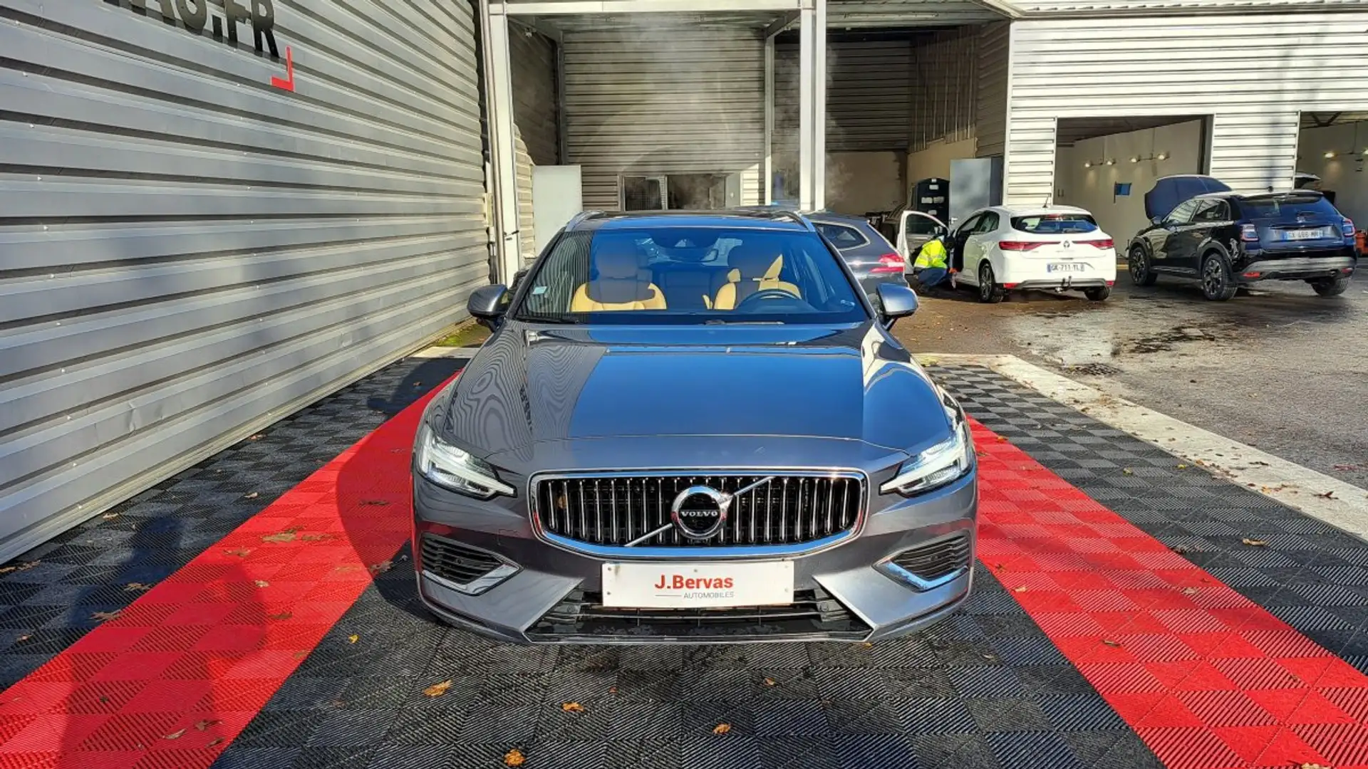 Volvo V60 T8 TWIN ENGINE 303 CH + 87 GEARTRONIC 8 INSCRIPTION - 2