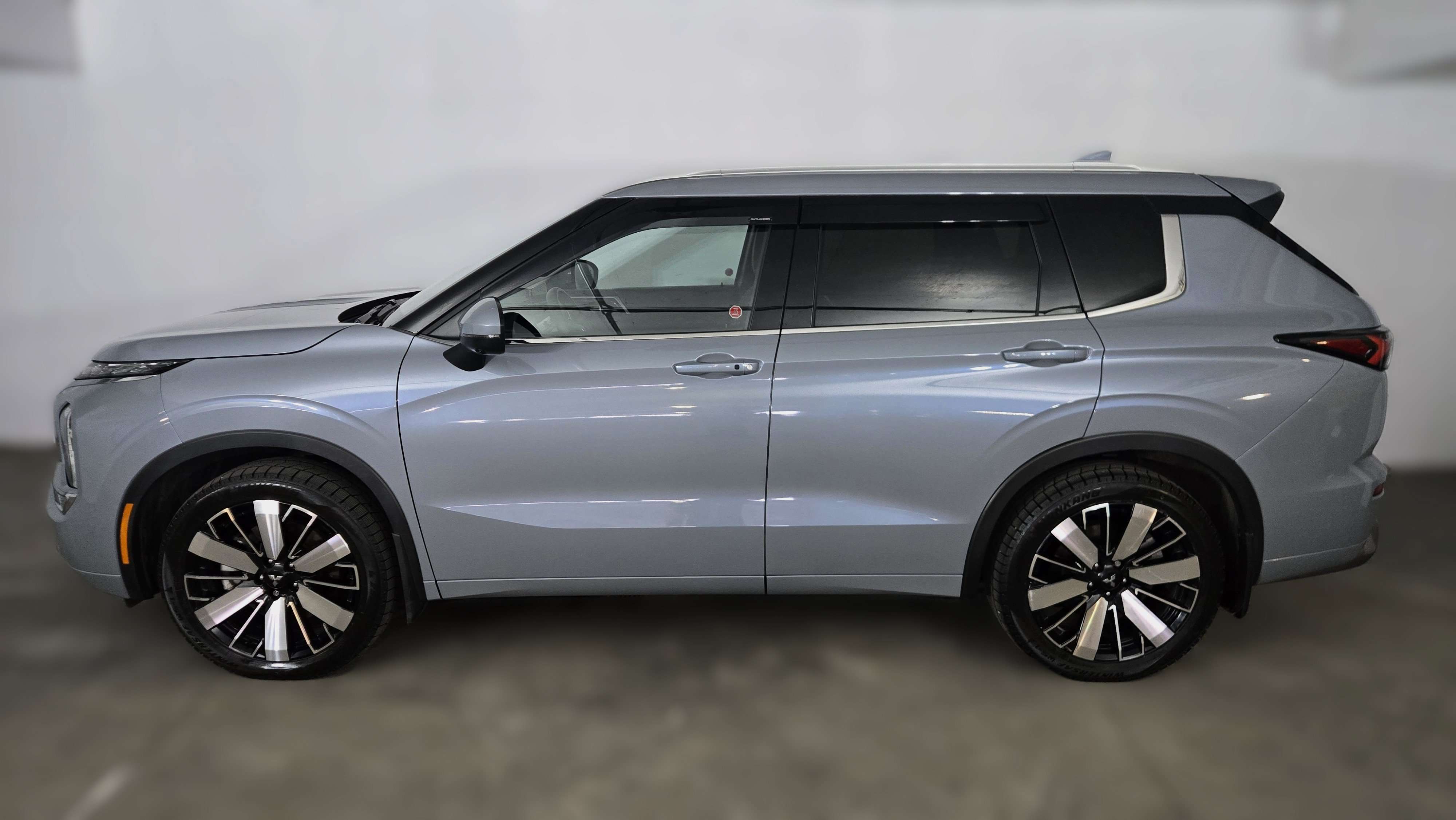 2025 Mitsubishi Outlander