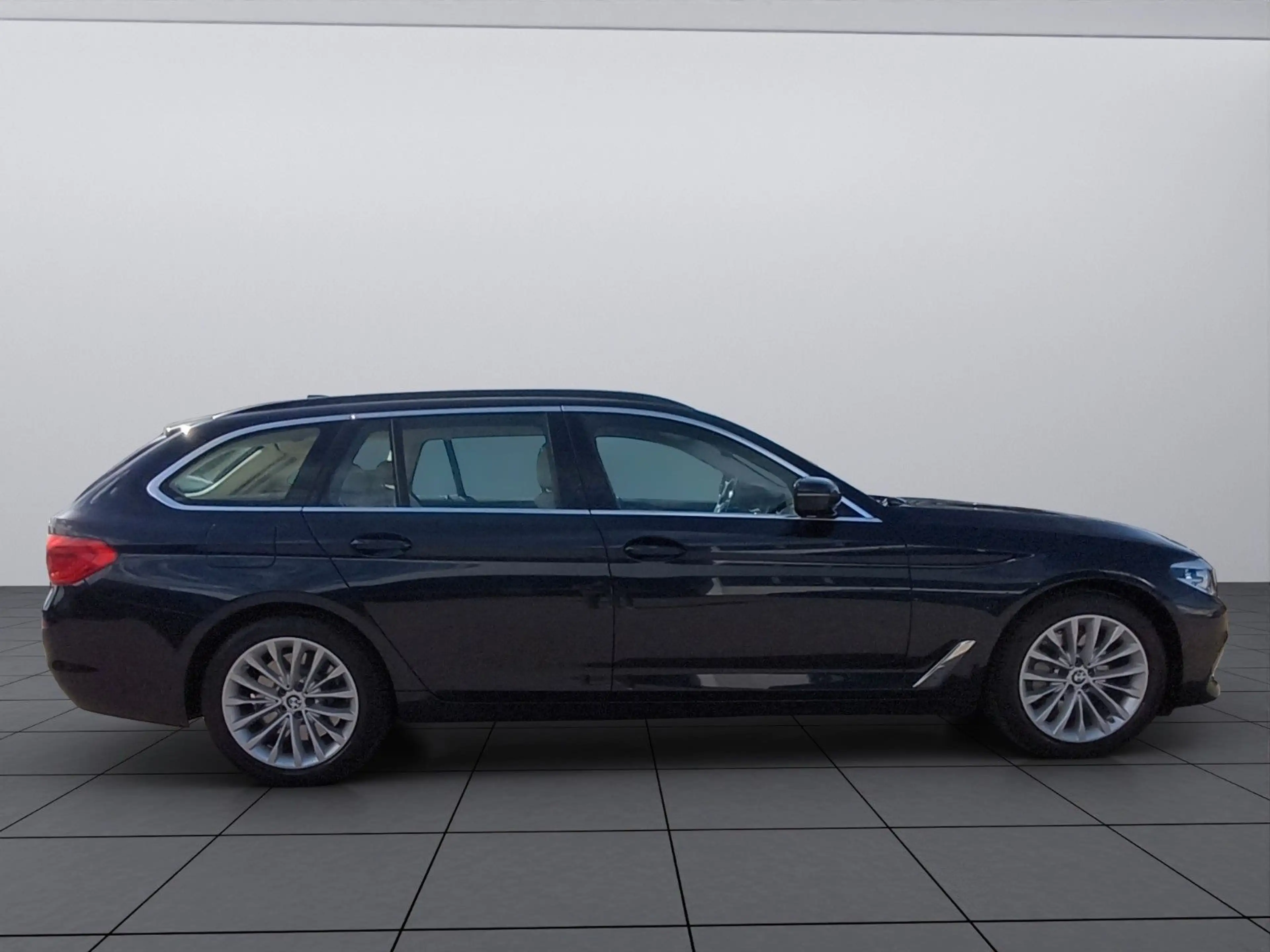 BMW 530 5 Touring 530 d Luxury Line *RFK *NAVI *SHZ — photo 8