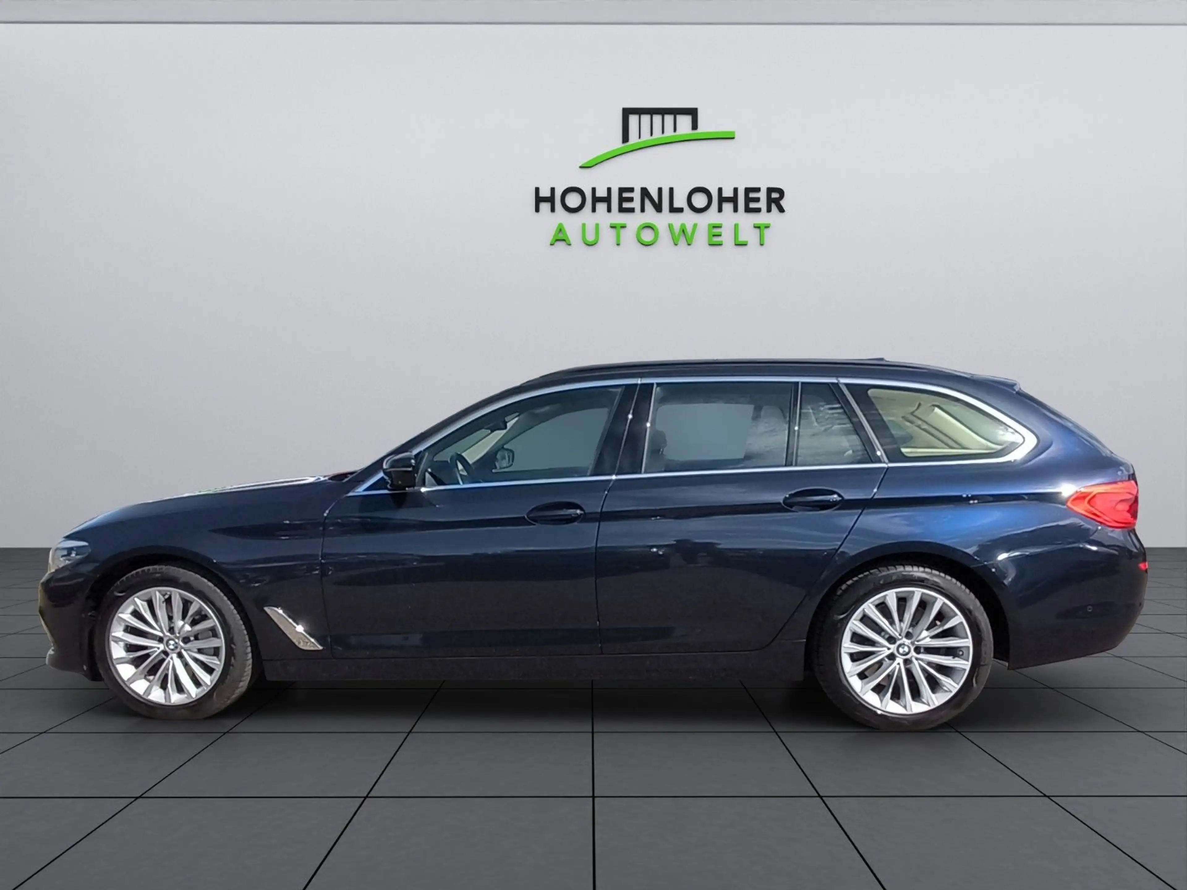 BMW 530 5 Touring 530 d Luxury Line *RFK *NAVI *SHZ — photo 3