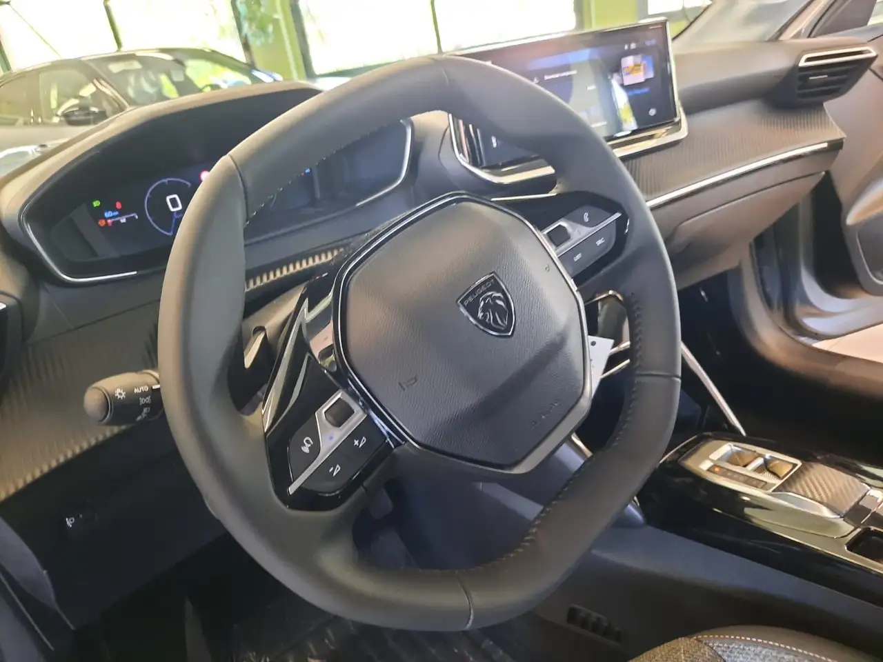 Peugeot 208 1.2 hybrid Allure 110cv e-dcs 6 10