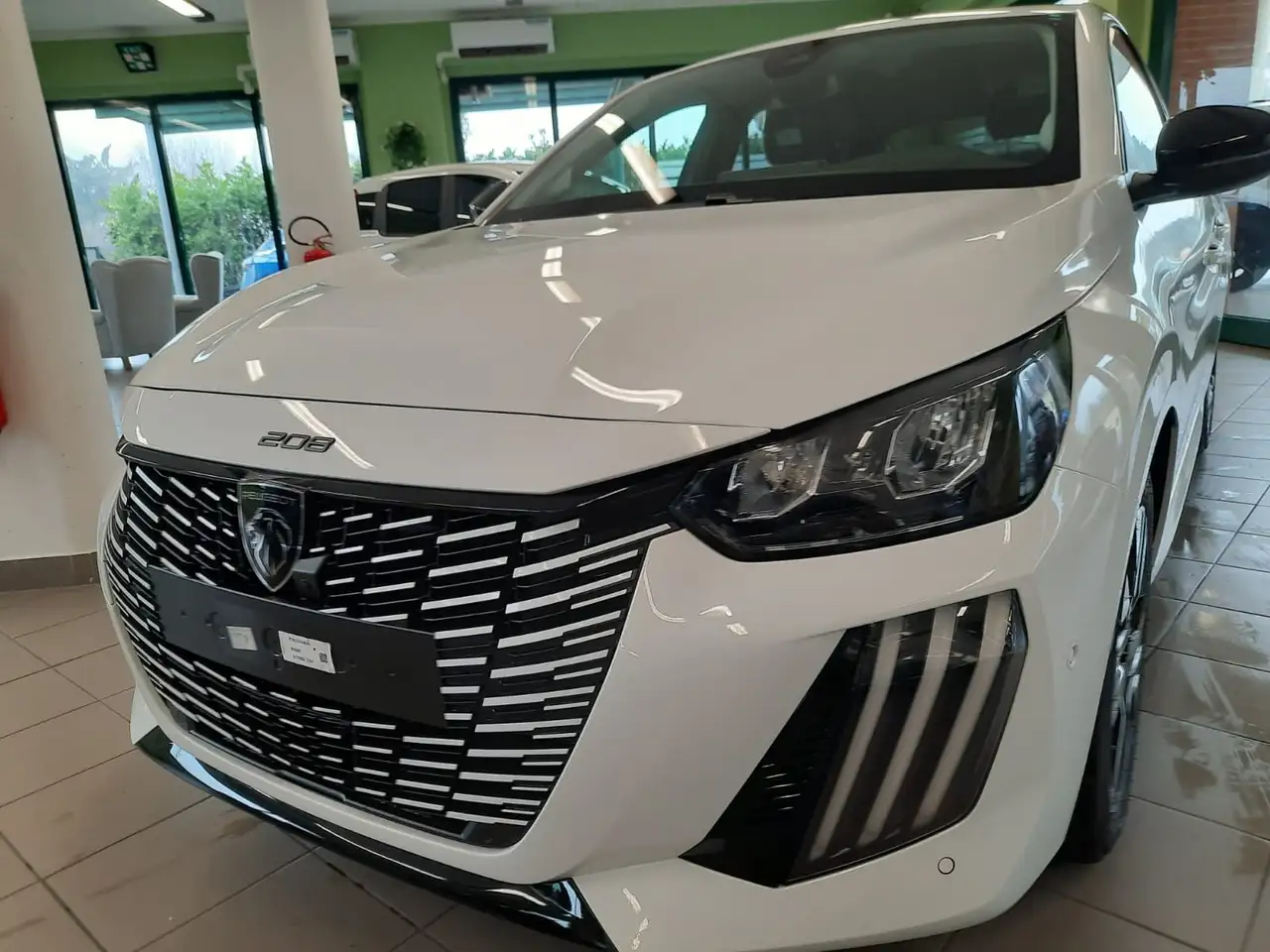 Peugeot 208 1.2 hybrid Allure 110cv e-dcs 6 5