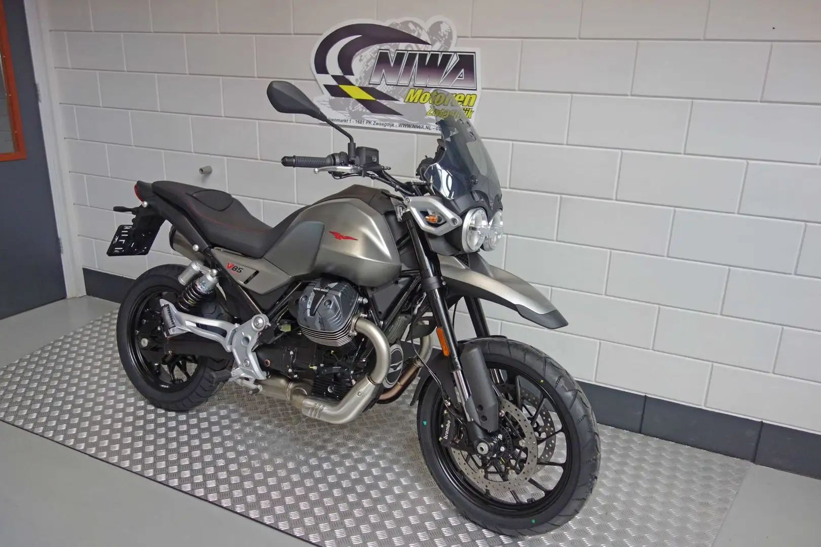 Moto Guzzi V 85 STRADA Сірий - 2