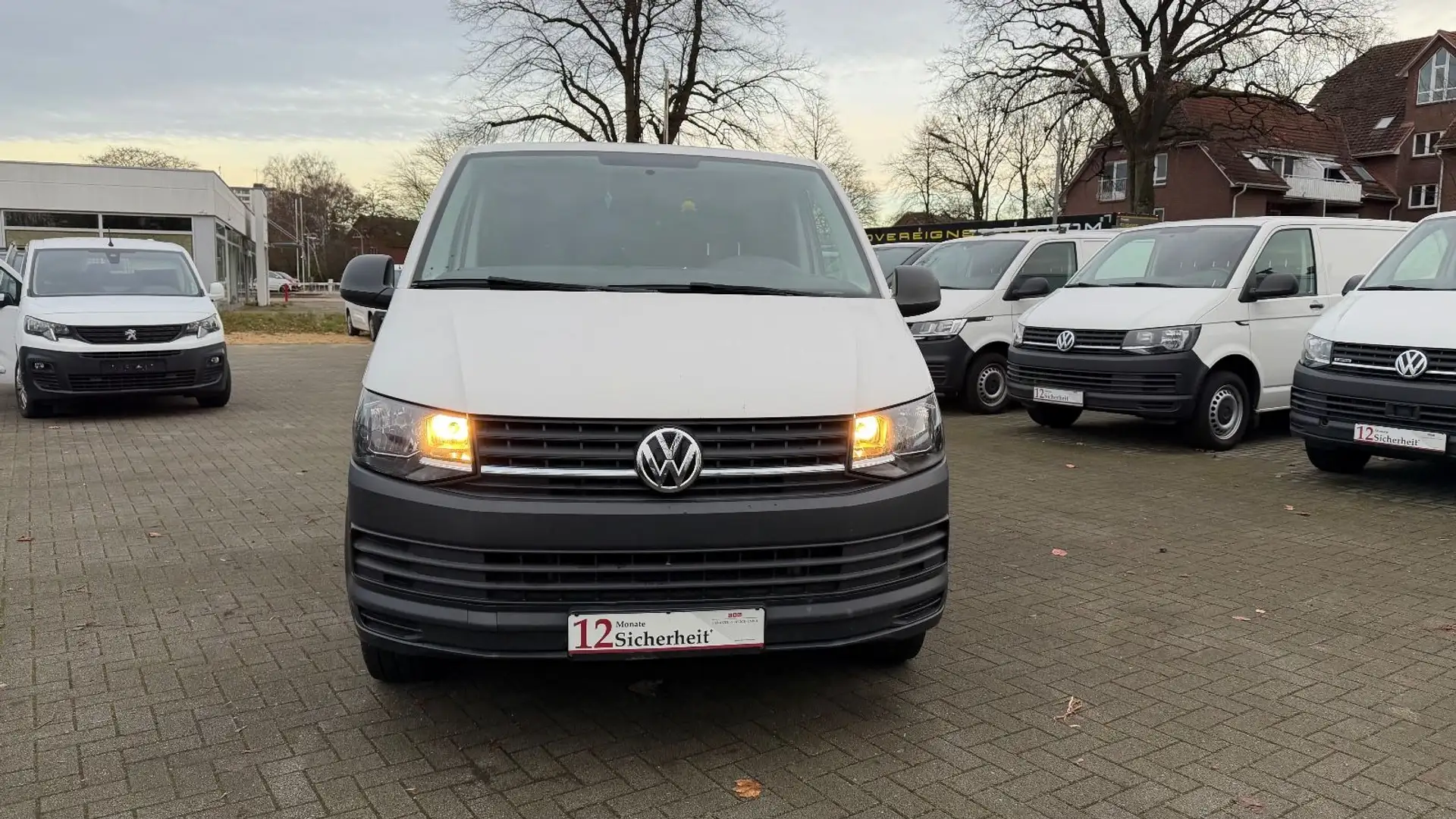Volkswagen T6 Transporter T6 TRANSPORTER LANG STANDHZ/KLIMA/AHK/TÜV NEU Weiß - 2