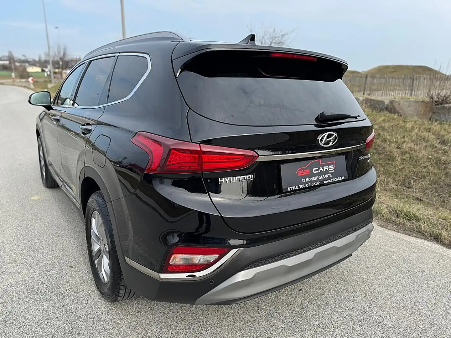 Hyundai SANTA FE Santa Fe 2,0 CRDi 4WD Level 6 Aut. Schwarz - 1