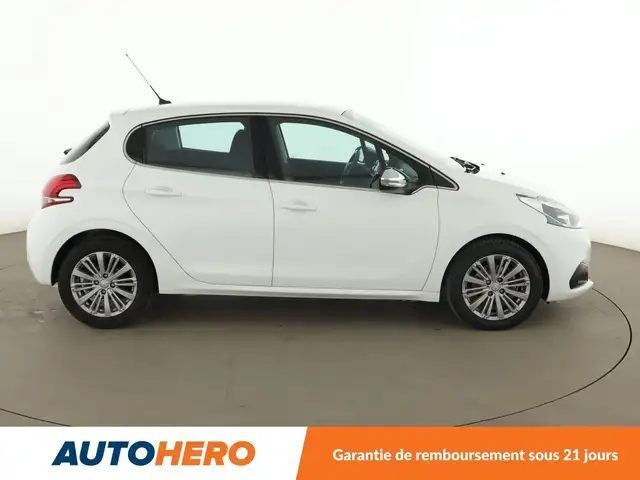 Peugeot 208 view 7