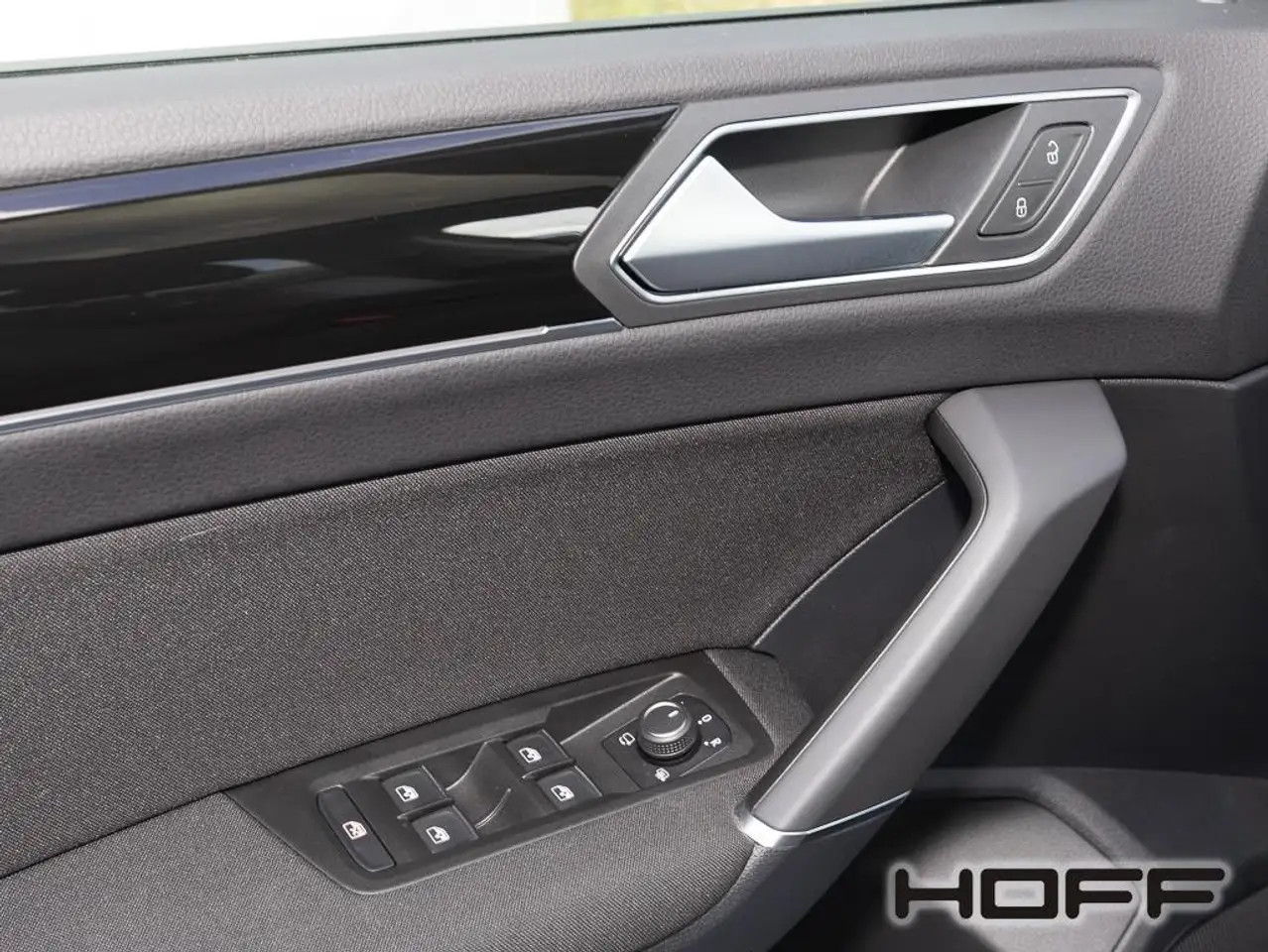 Volkswagen Touran 2.0 TDI DSG Highline Panorama AHK Kamera Anschluss, миниатюра 5