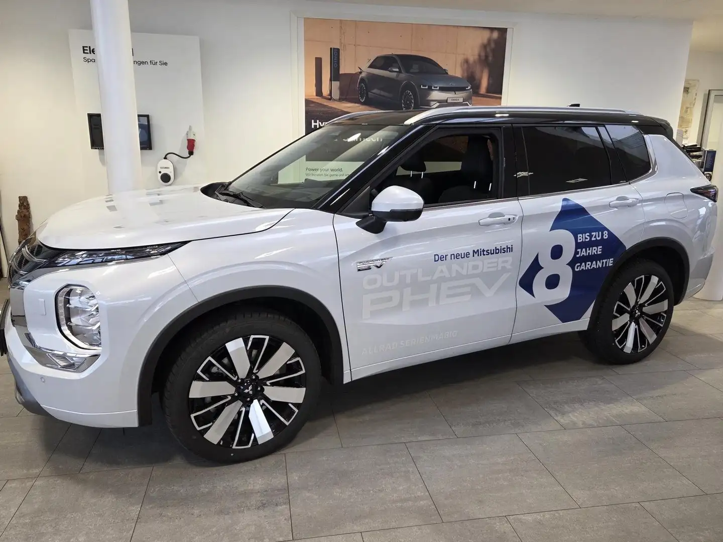 Mitsubishi Outlander Outlander 2,4 PHEV S-AWC Biamond +Black Roof Weiß - 2