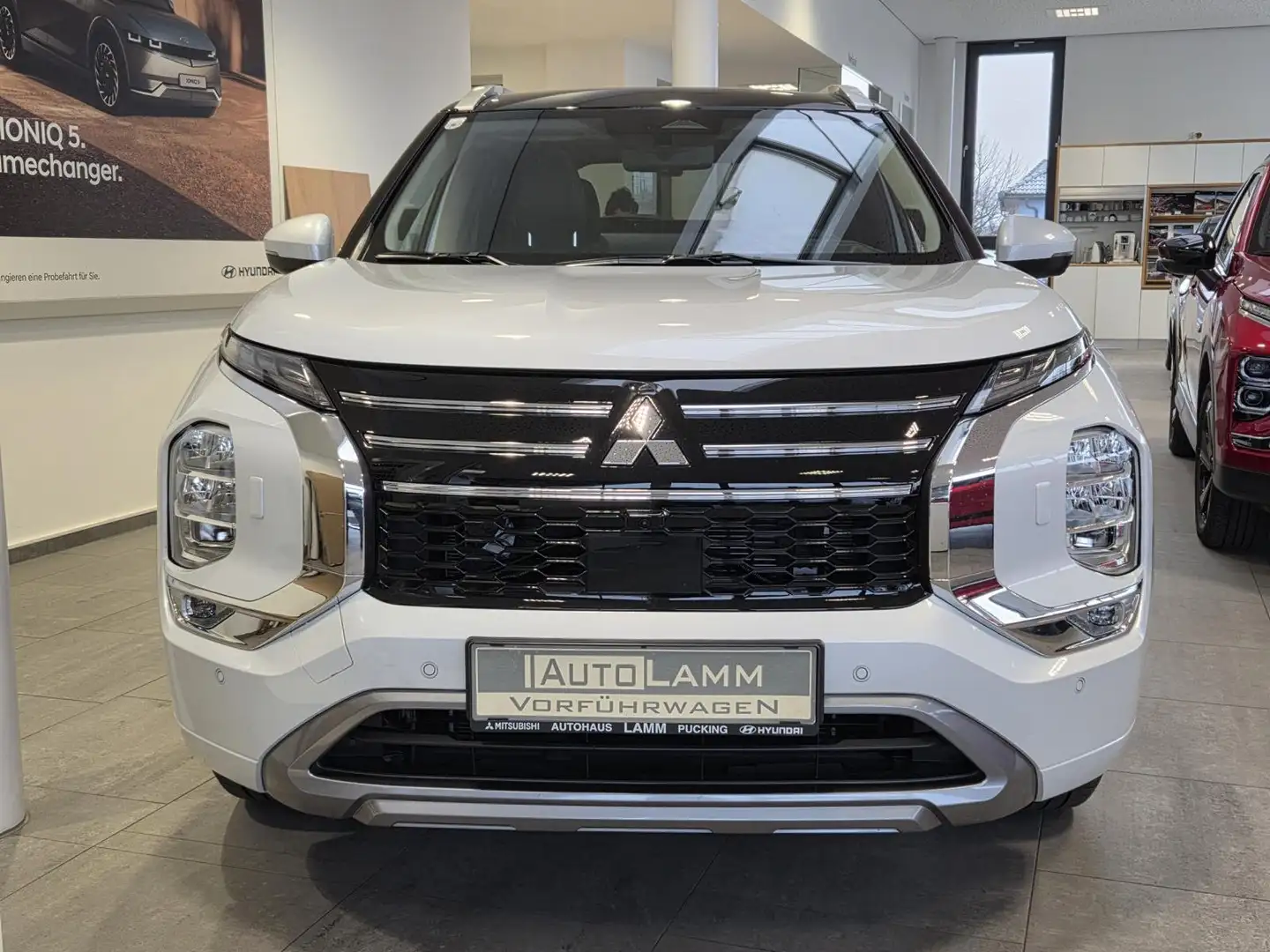 Mitsubishi Outlander Outlander 2,4 PHEV S-AWC Biamond +Black Roof Weiß - 1
