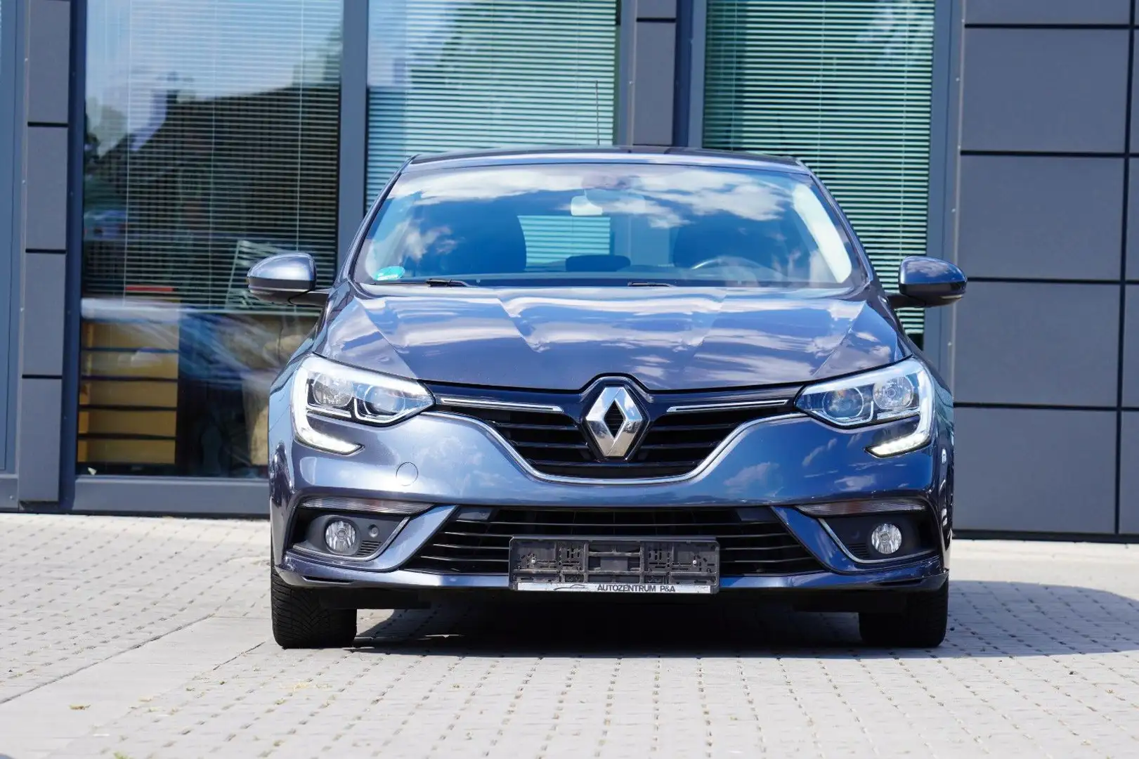 Renault Megane IV Lim. Experience *MIT 2 J. GARANTIE* Grijs - 2