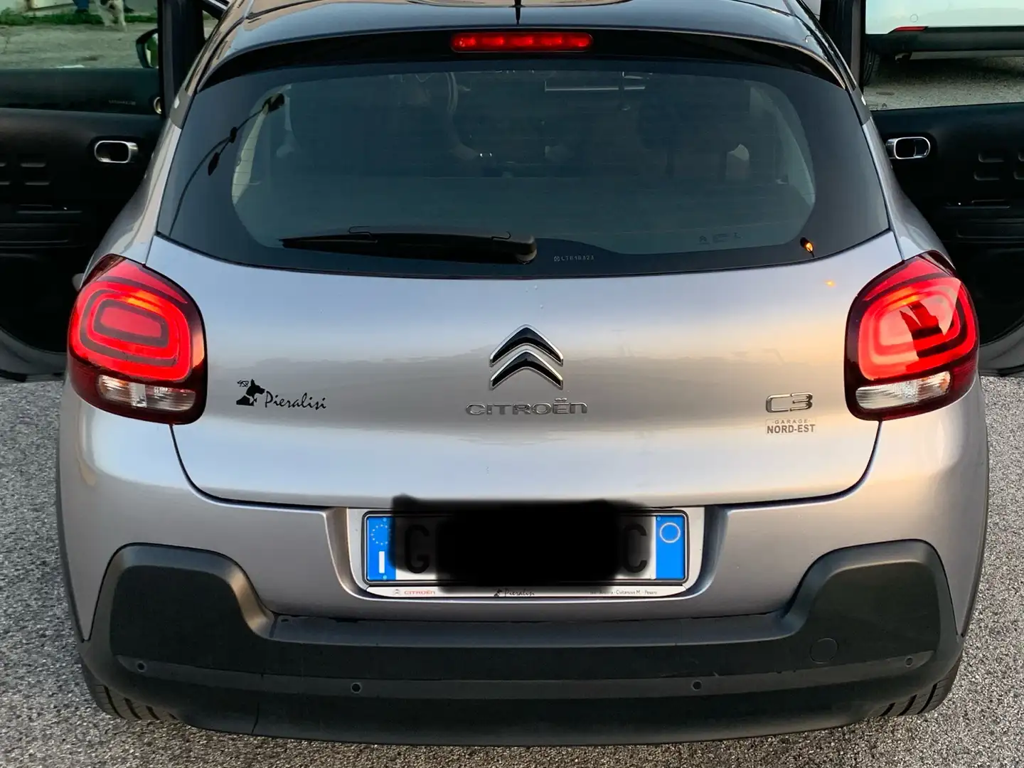 Citroen C3 1.2 puretech Shine s&s 110cv my20 GPL Grau - 1