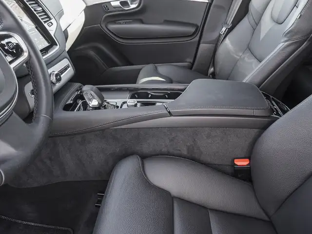 Volvo XC90 view 14