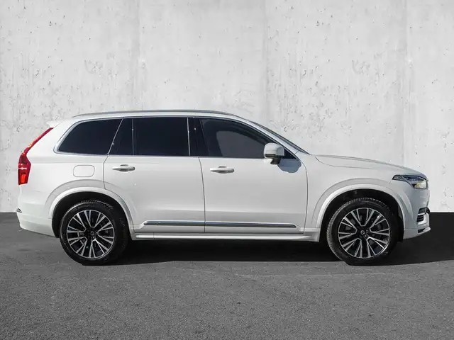 Volvo XC90 view 5