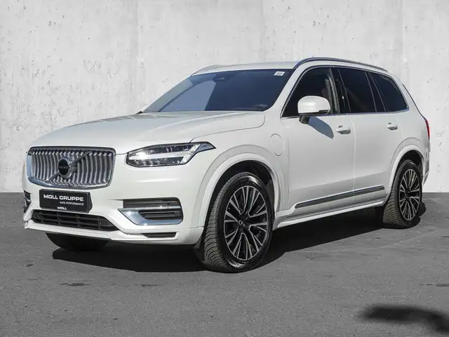 Volvo XC90 view 2