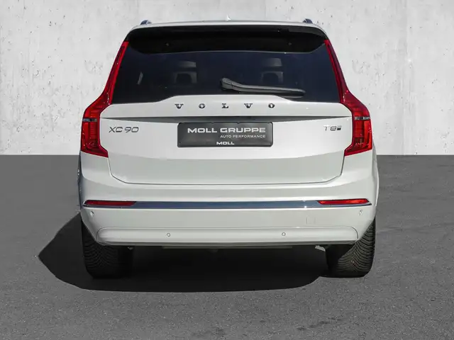 Volvo XC90 view 6