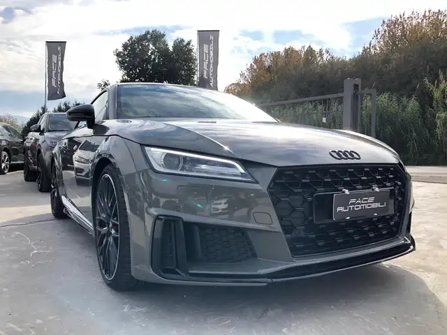 Audi TT view 4